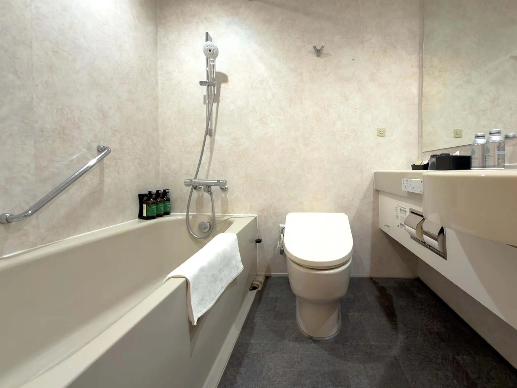 Bathroom in Hotel Crown Palais Chiryu