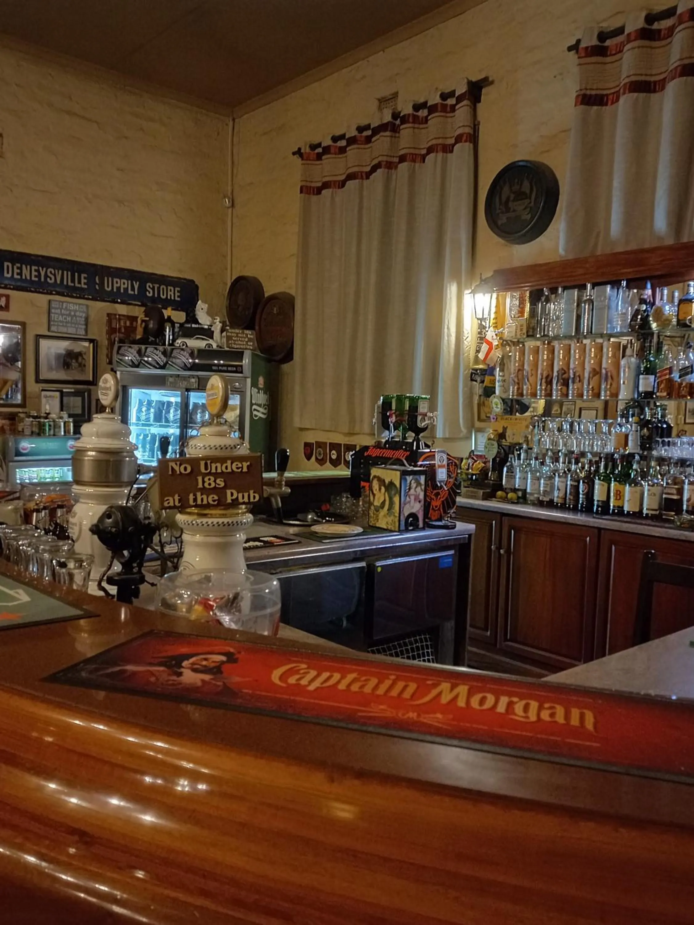 Lounge or bar in Brentwood Lodge