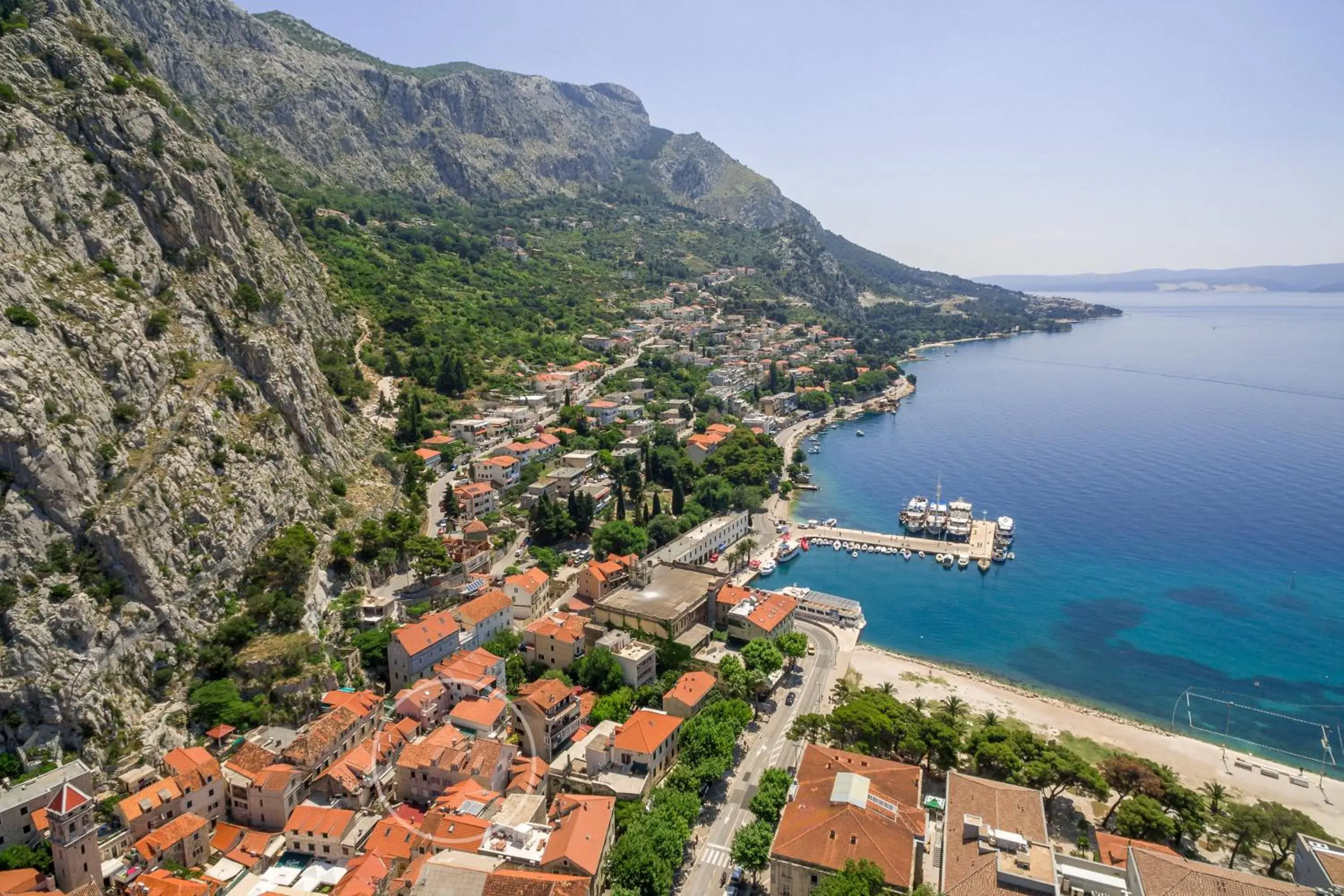 Villa Mama - Traditional Apartments in Omis, free parking Villa Mama - Traditional Apartments in Omis, free parking