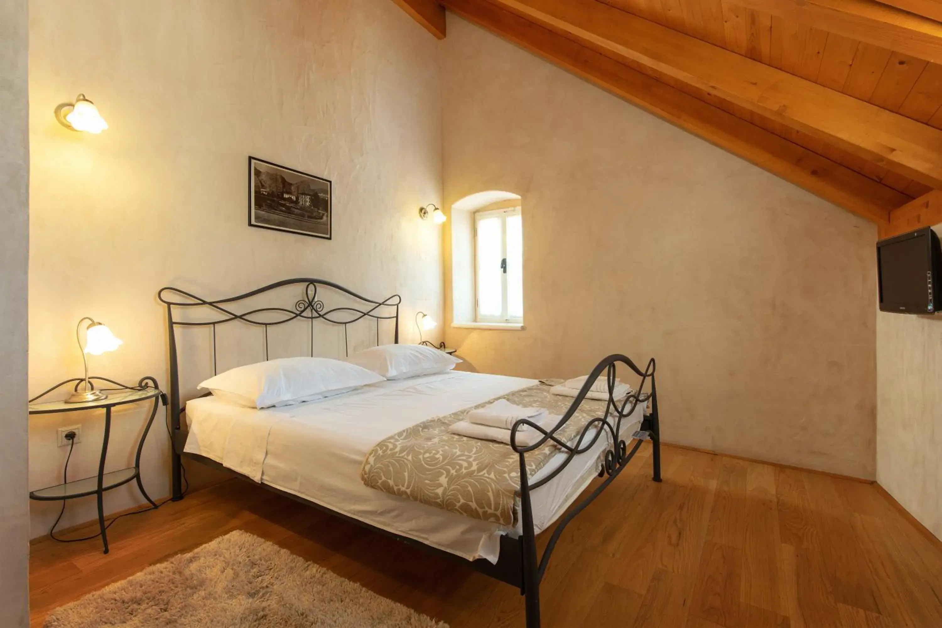 Bed in Villa Mama - Traditional Apartments in Omis, free parking Bed in Villa Mama - Traditional Apartments in Omis, free parking