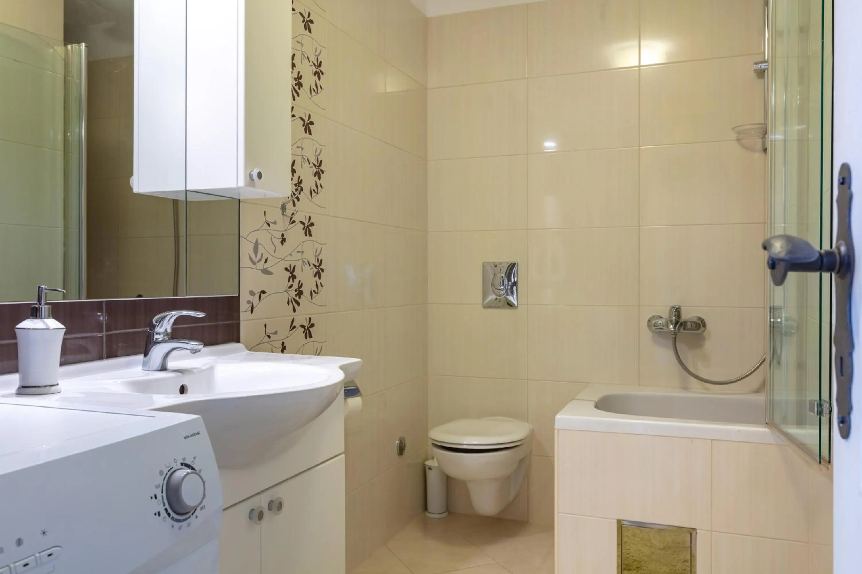 Shower in Villa Mama - Traditional Apartments in Omis, free parking