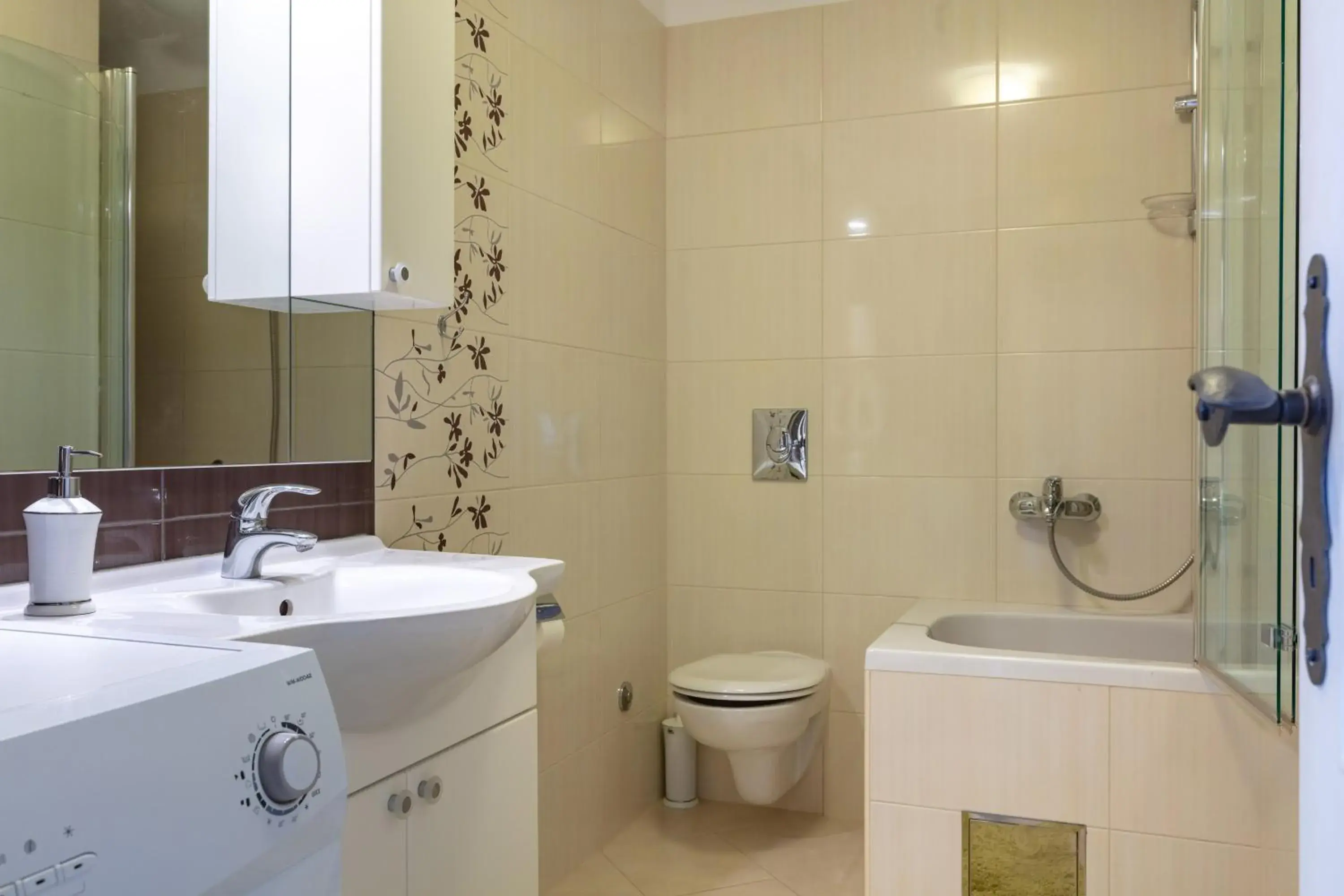Shower in Villa Mama - Traditional Apartments in Omis, free parking Shower in Villa Mama - Traditional Apartments in Omis, free parking