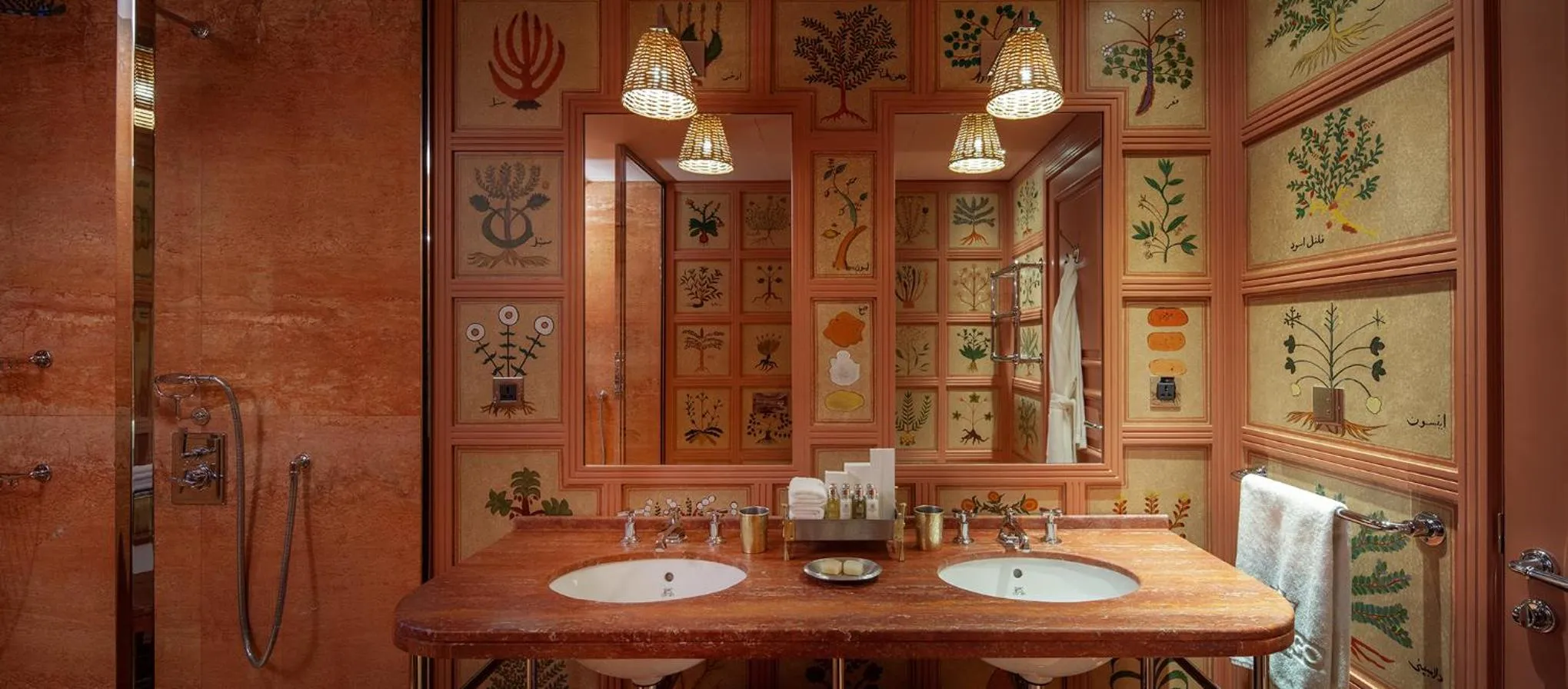 Bathroom in Albergo Hotel