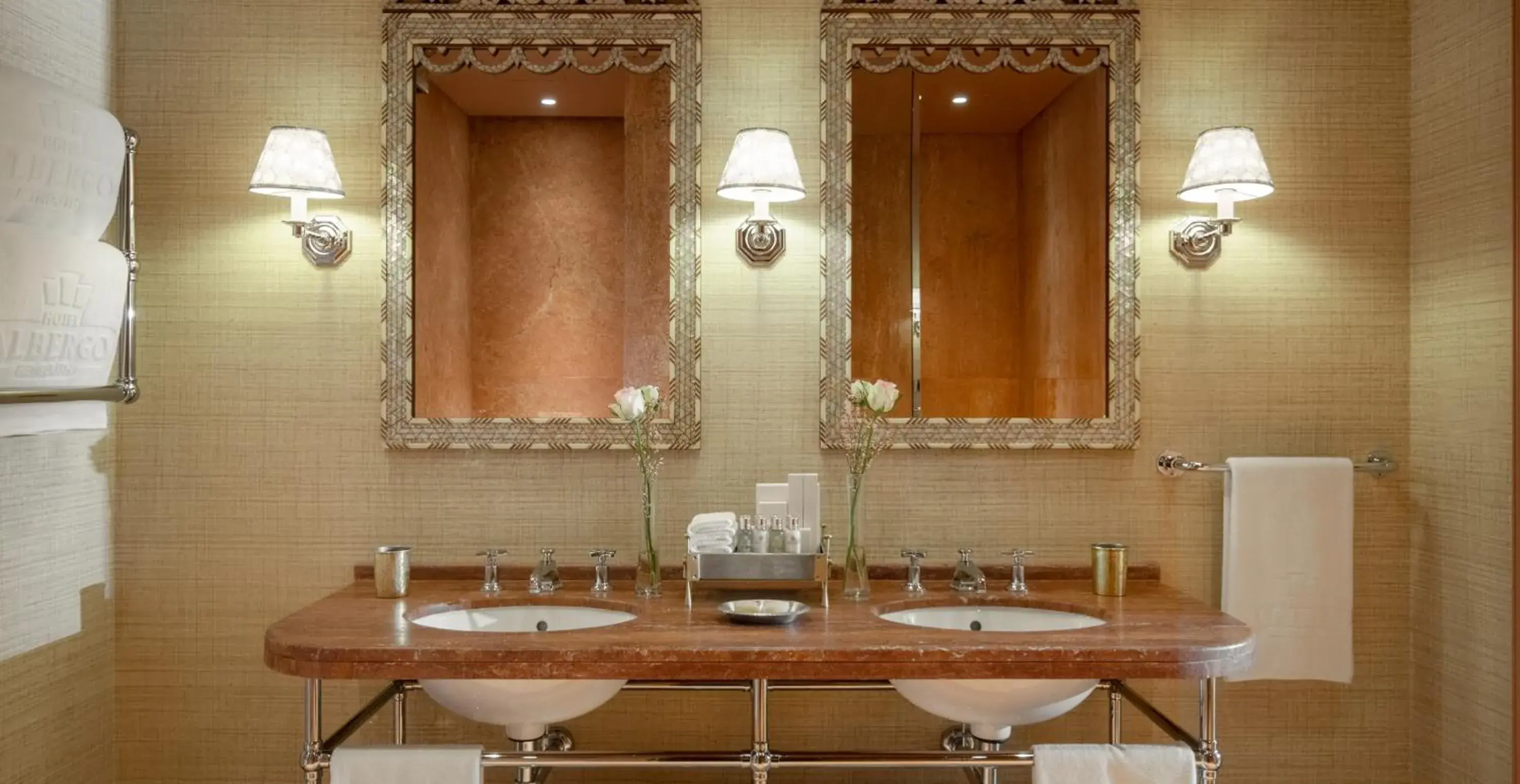 Grand Room in Albergo Hotel Grand Room in Albergo Hotel