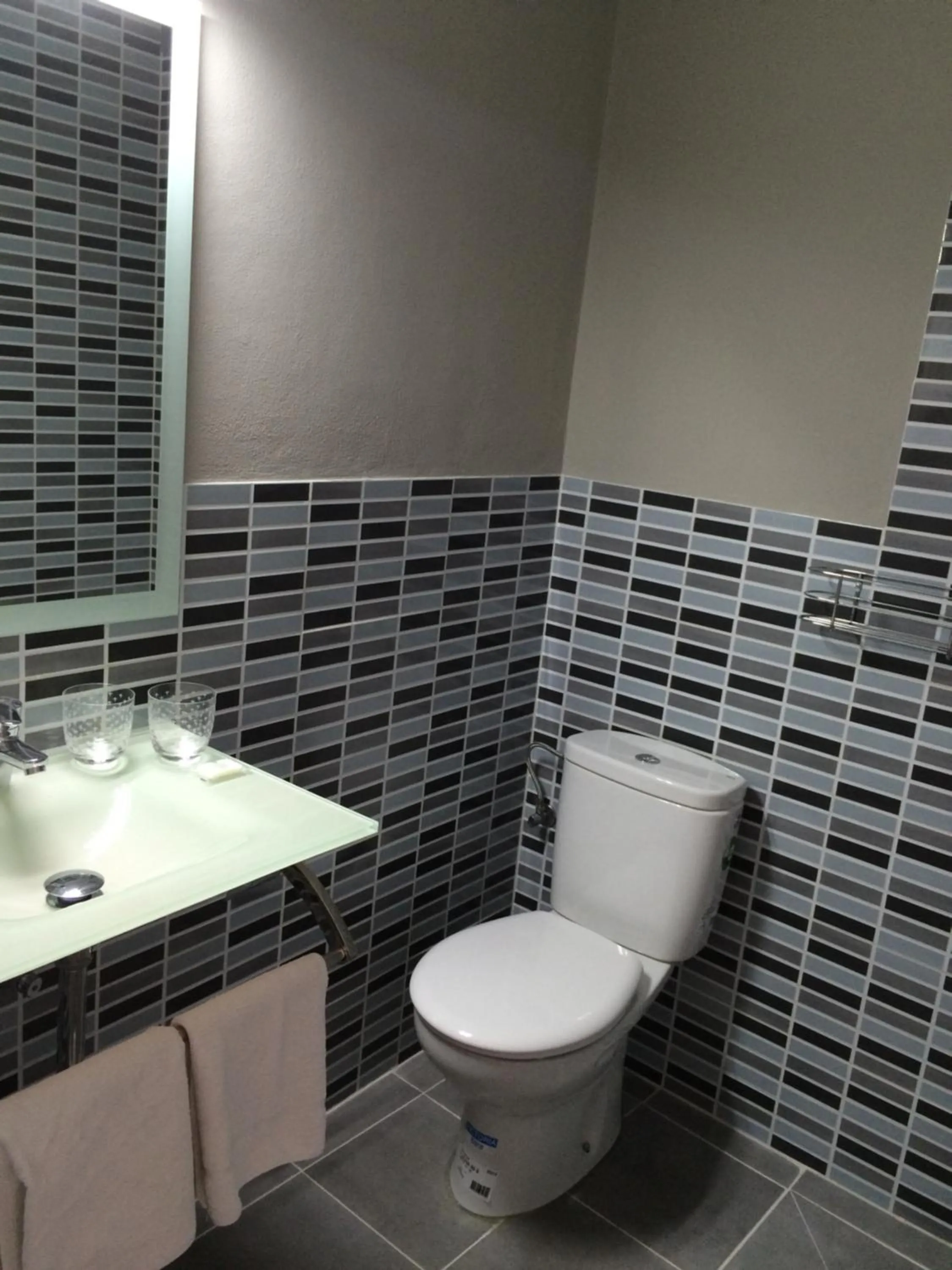 Bathroom in SB Arenal 2 Star