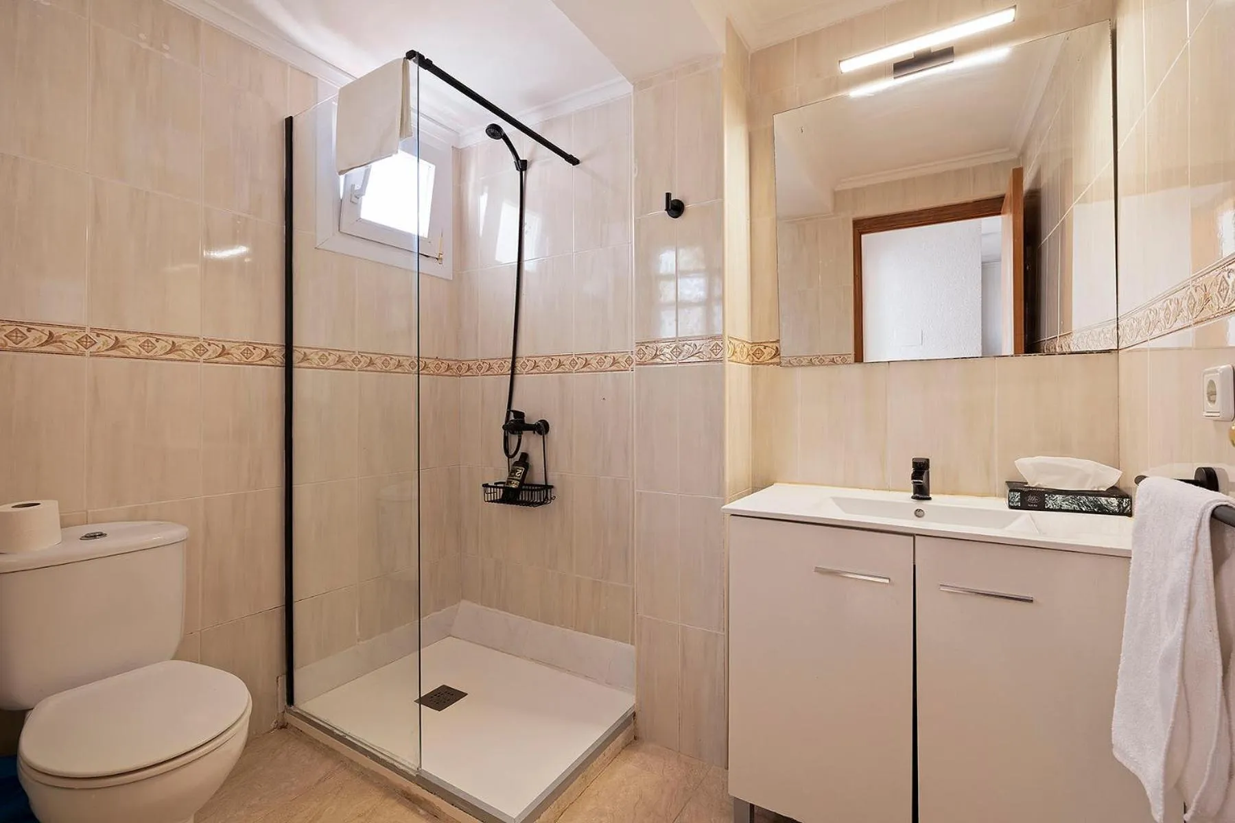 Shower in SB Arenal 2 Star