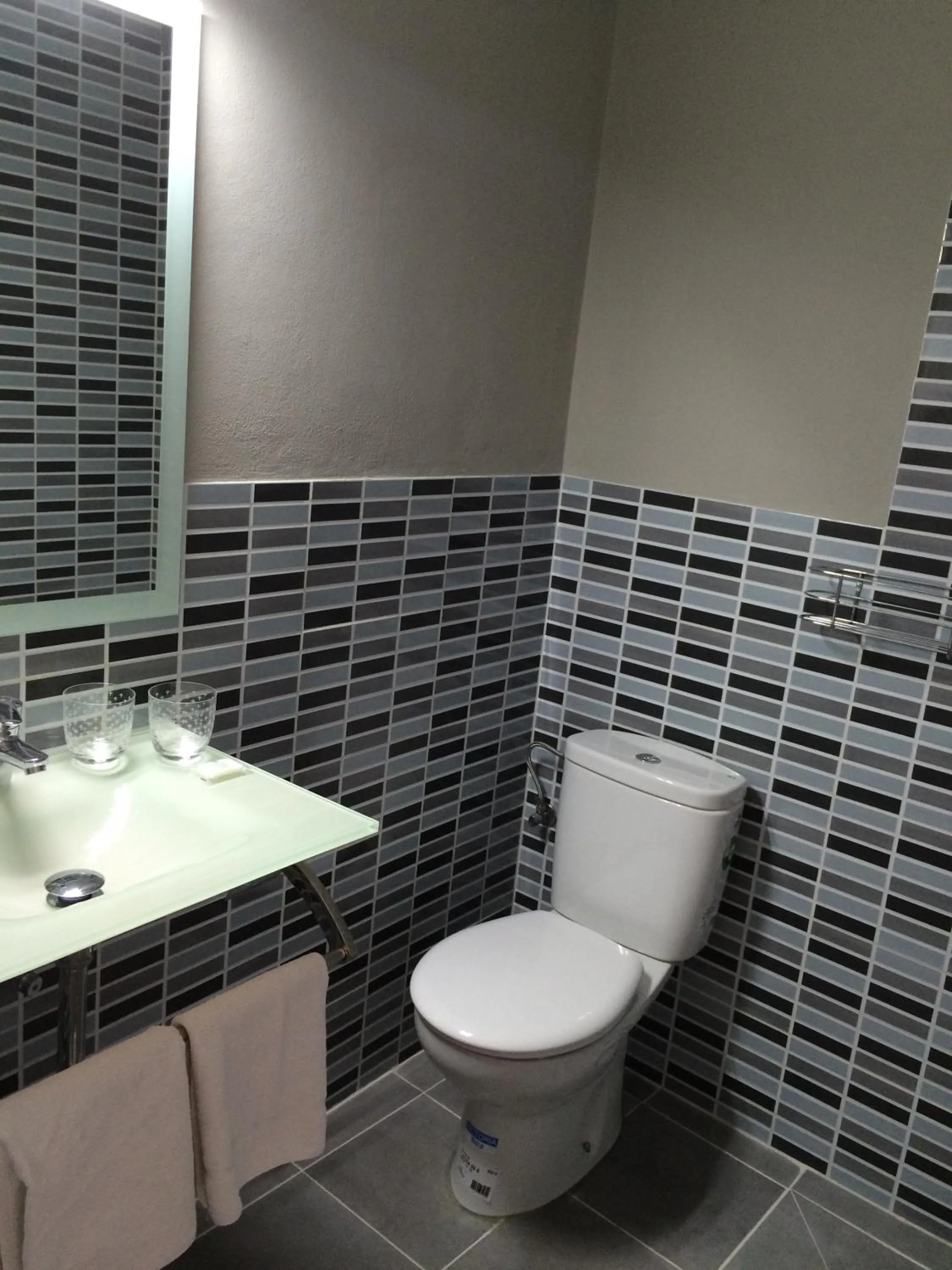 Bathroom in SB Arenal 2 Star