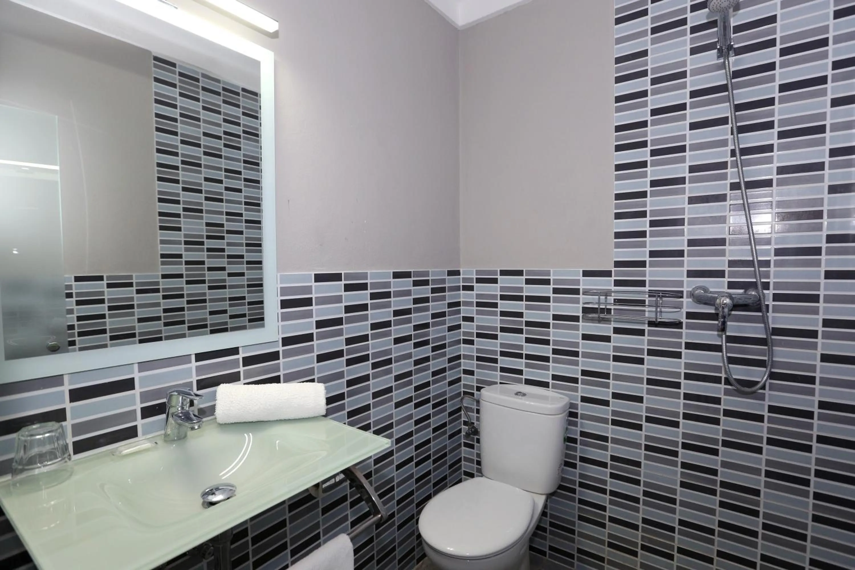 Bathroom in SB Arenal 2 Star