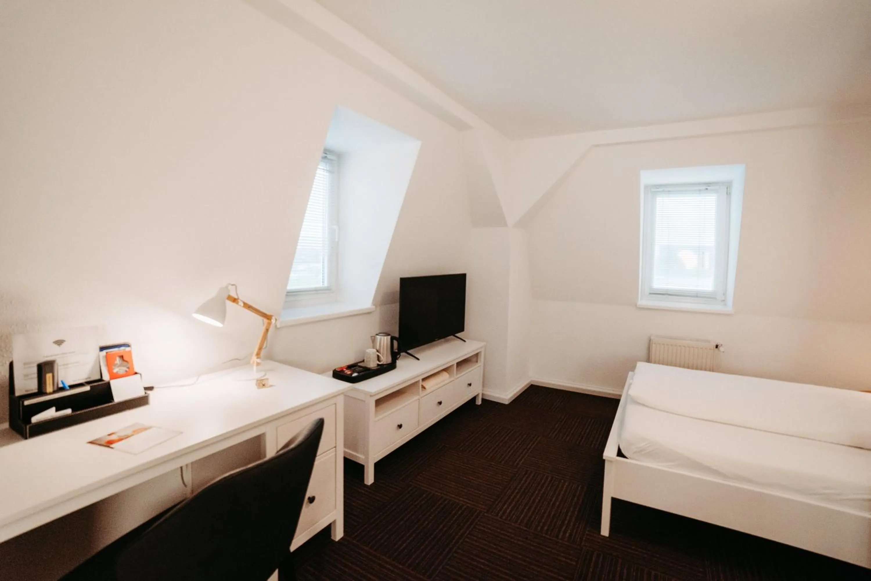 Photo of the whole room, Bed in Hotel Garni "Villa am Schaalsee"