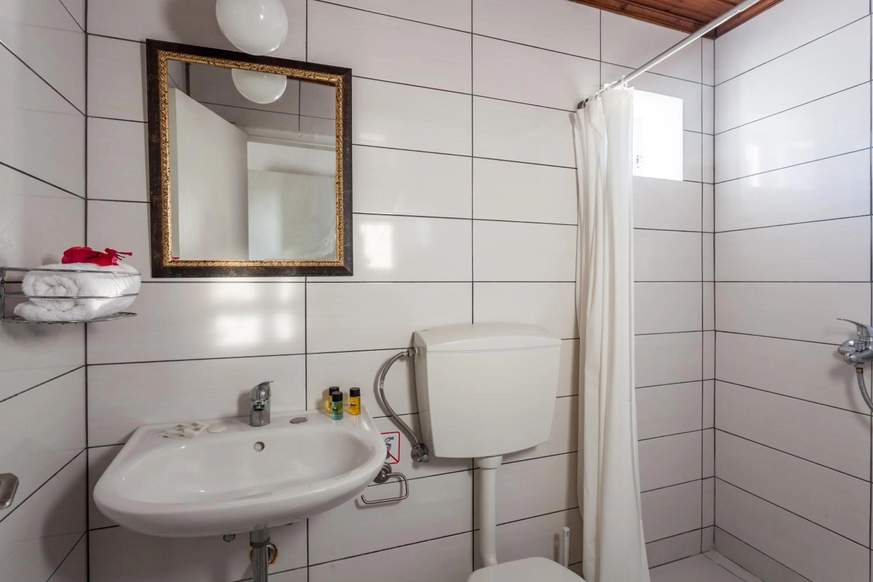 Bathroom in Argo Pension