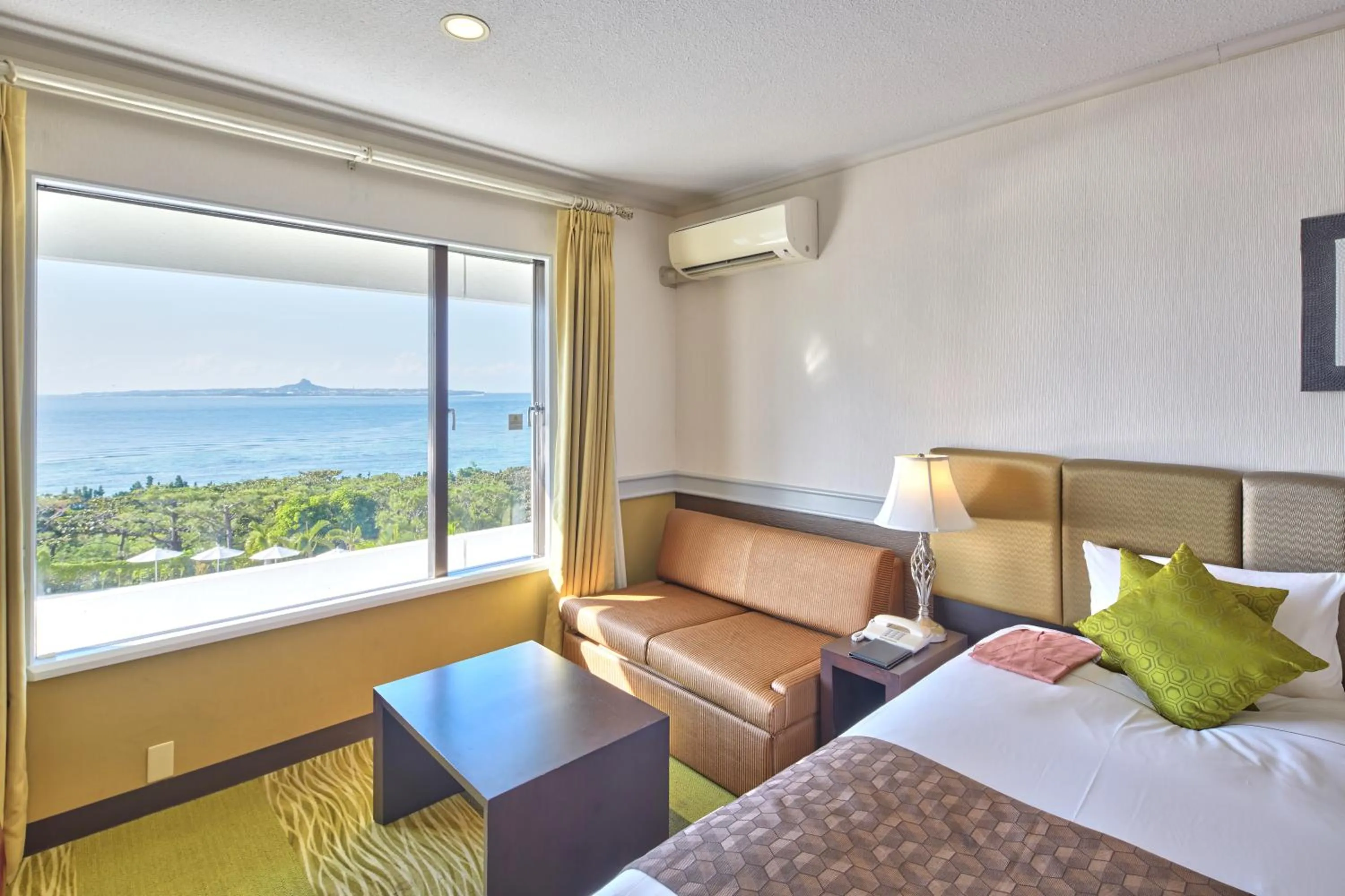 Sea view, Bed in Royal View Hotel Churaumi