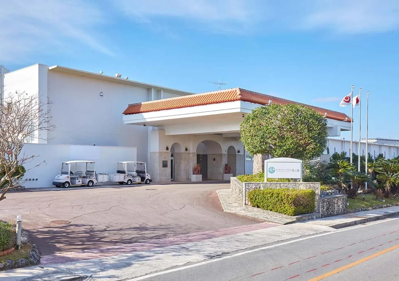 Facade/entrance in Royal View Hotel Churaumi