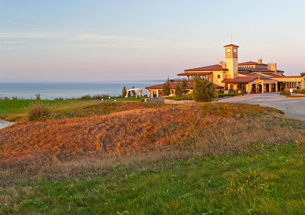 Property building in Club Residence at BlackSeaRama Golf