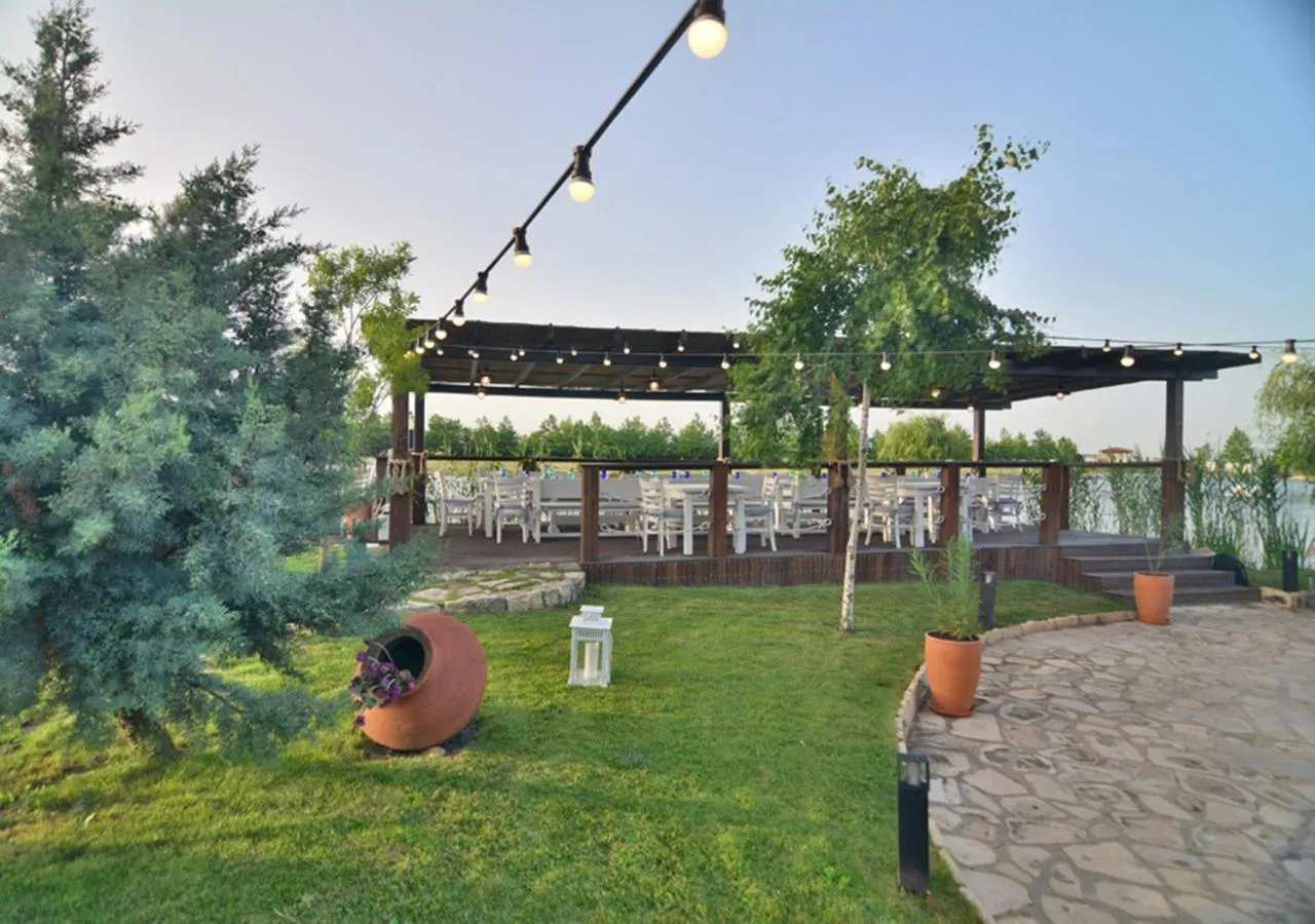 Restaurant/places to eat in Club Residence at BlackSeaRama Golf