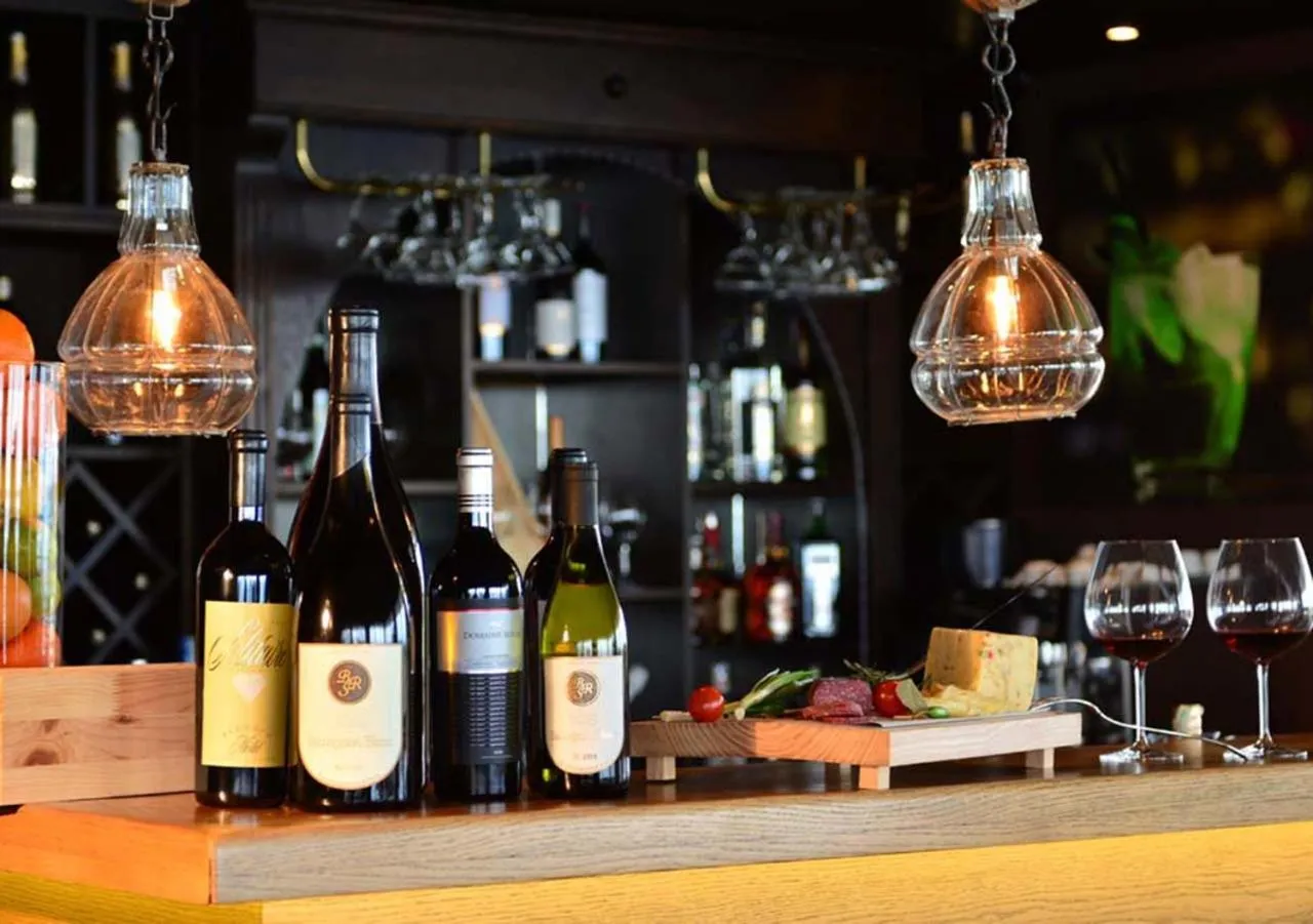 Food and drinks in Club Residence at BlackSeaRama Golf