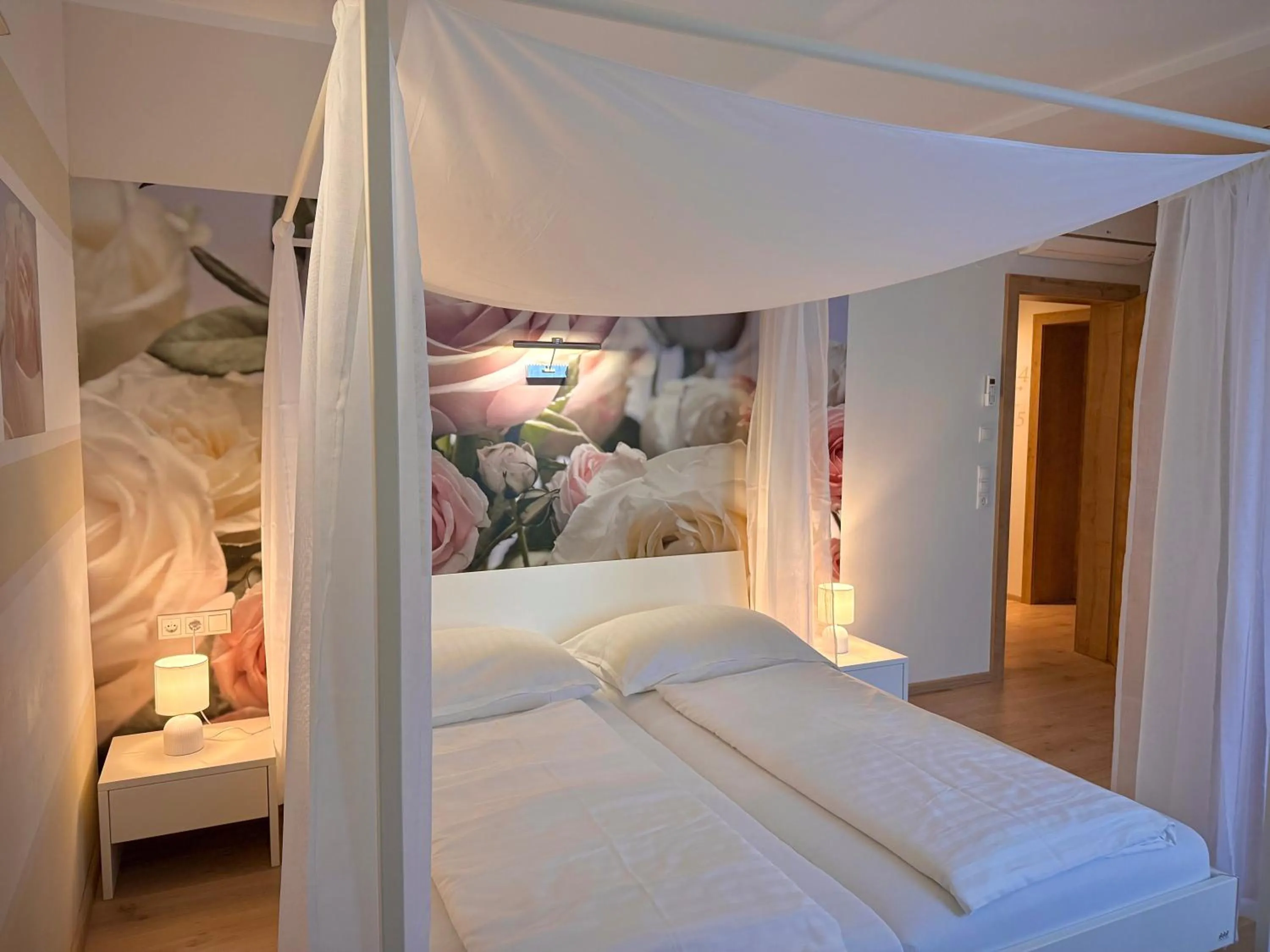 Photo of the whole room, Bed in Hotel Restaurant FIDI