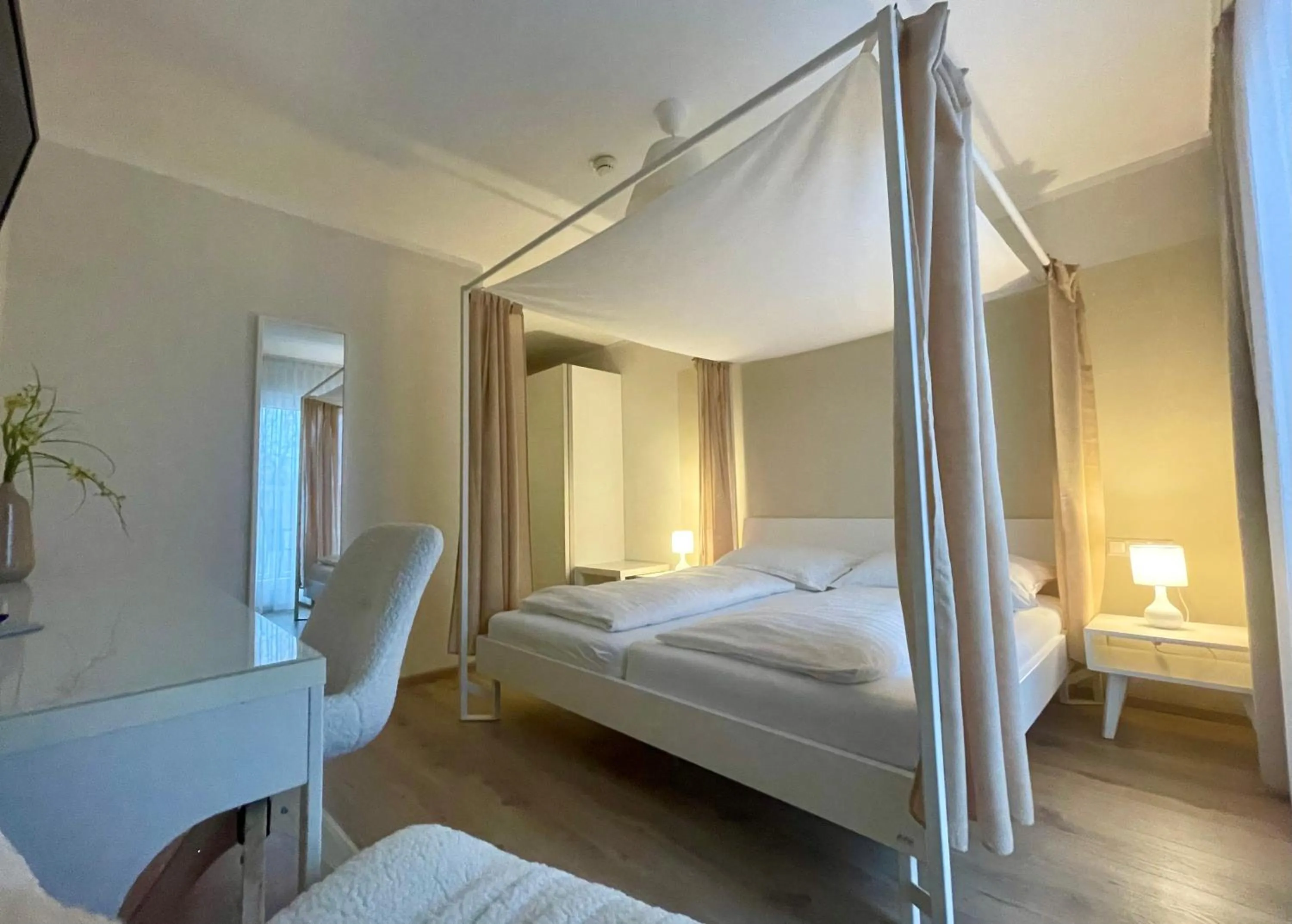 Photo of the whole room, Bed in Hotel Restaurant FIDI