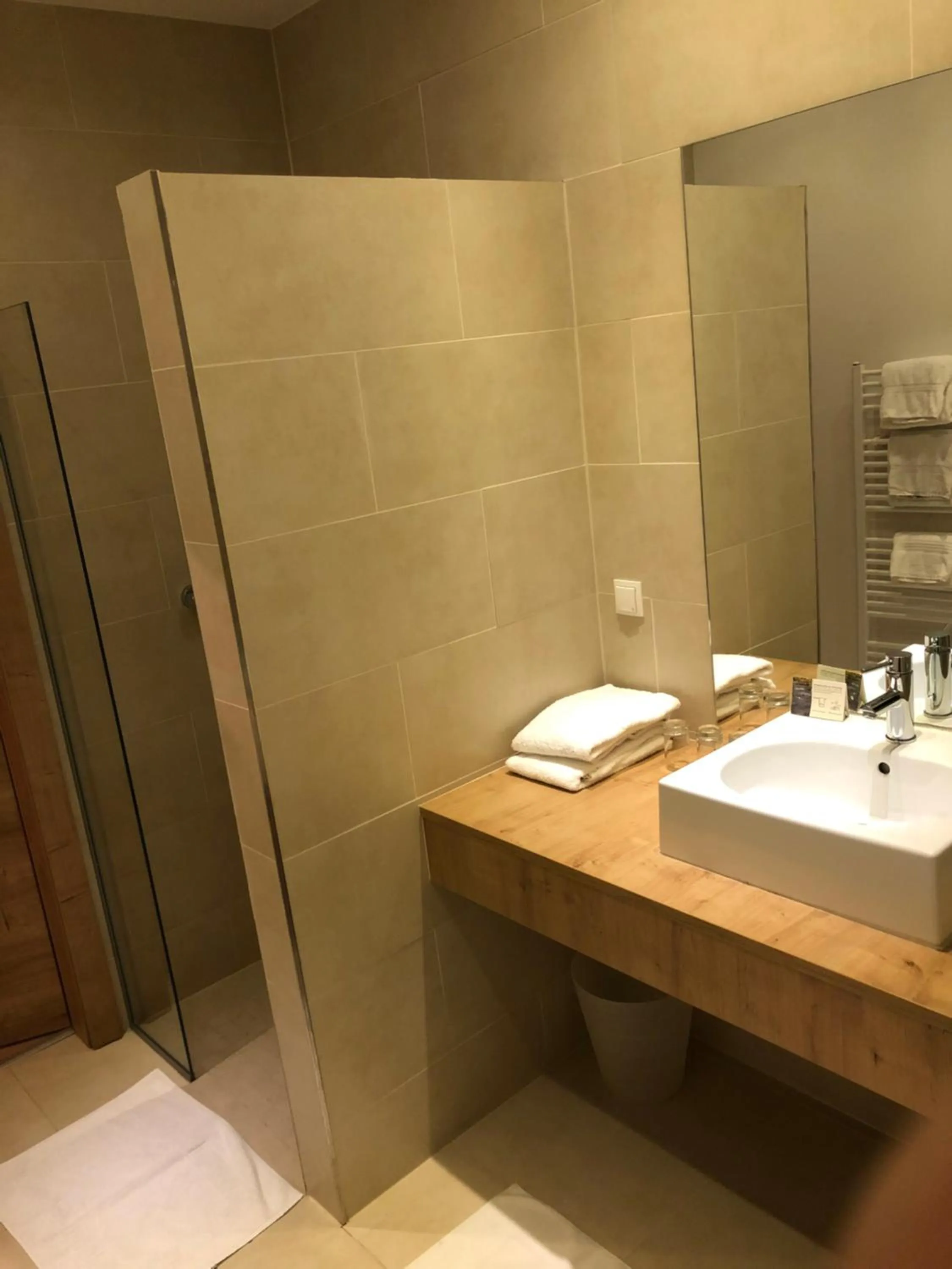 Bathroom in Hotel Restaurant FIDI