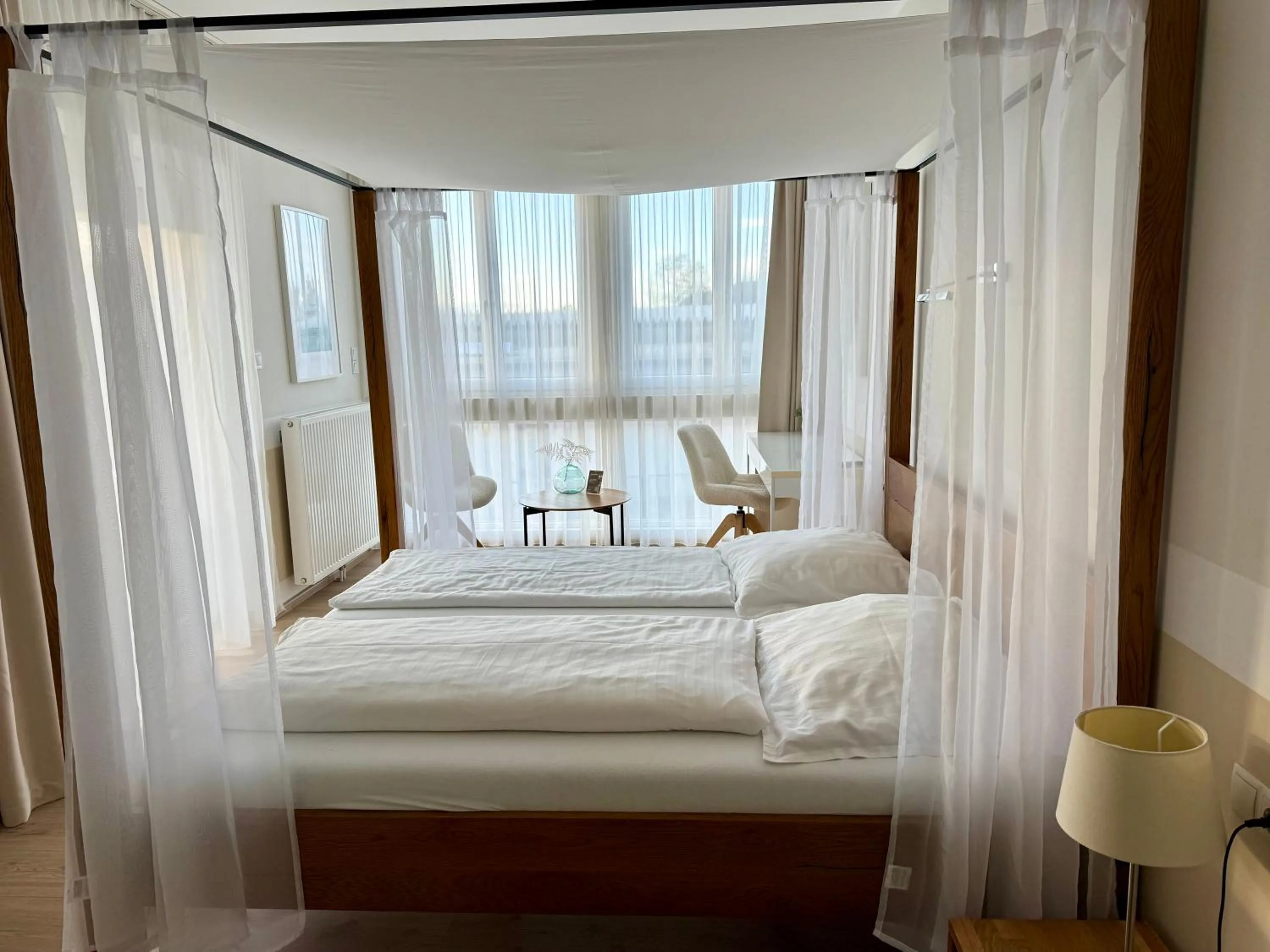 Bedroom, Bed in Hotel Restaurant FIDI