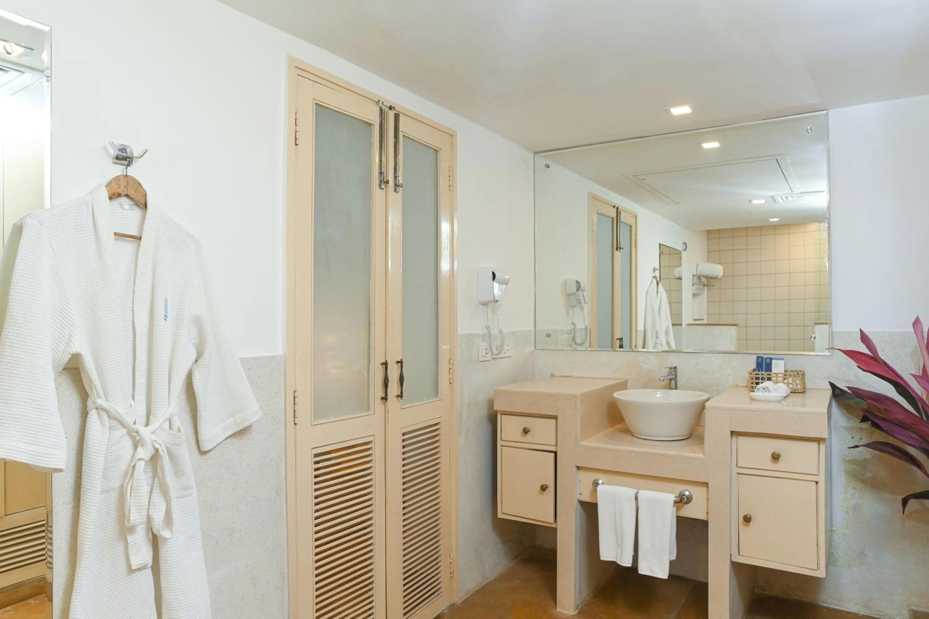 Shower in Soul Vacation Resort and Spa,Colva