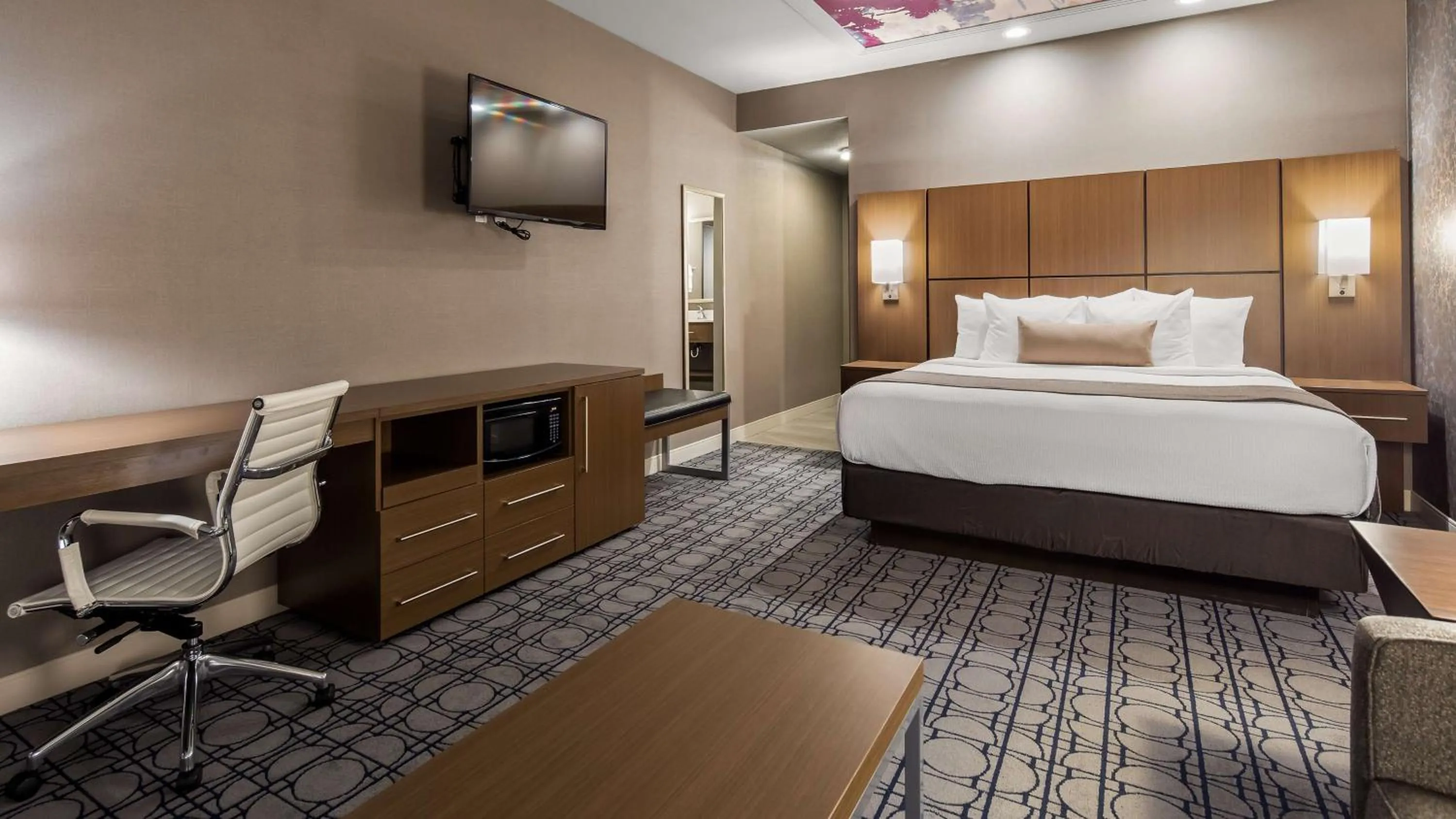 Photo of the whole room, Bed in Best Western Plus Coalinga Inn