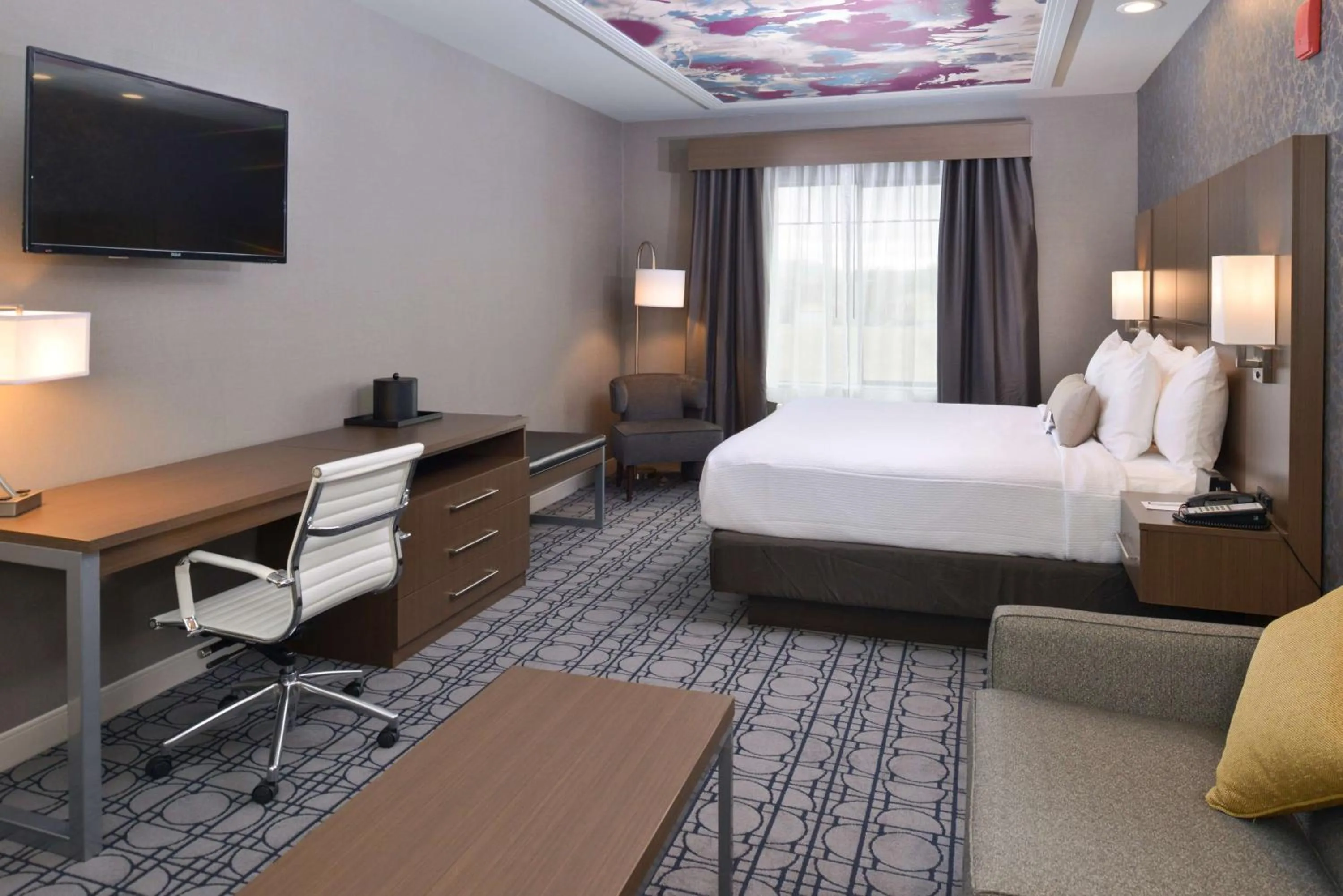 Photo of the whole room, Bed in Best Western Plus Coalinga Inn