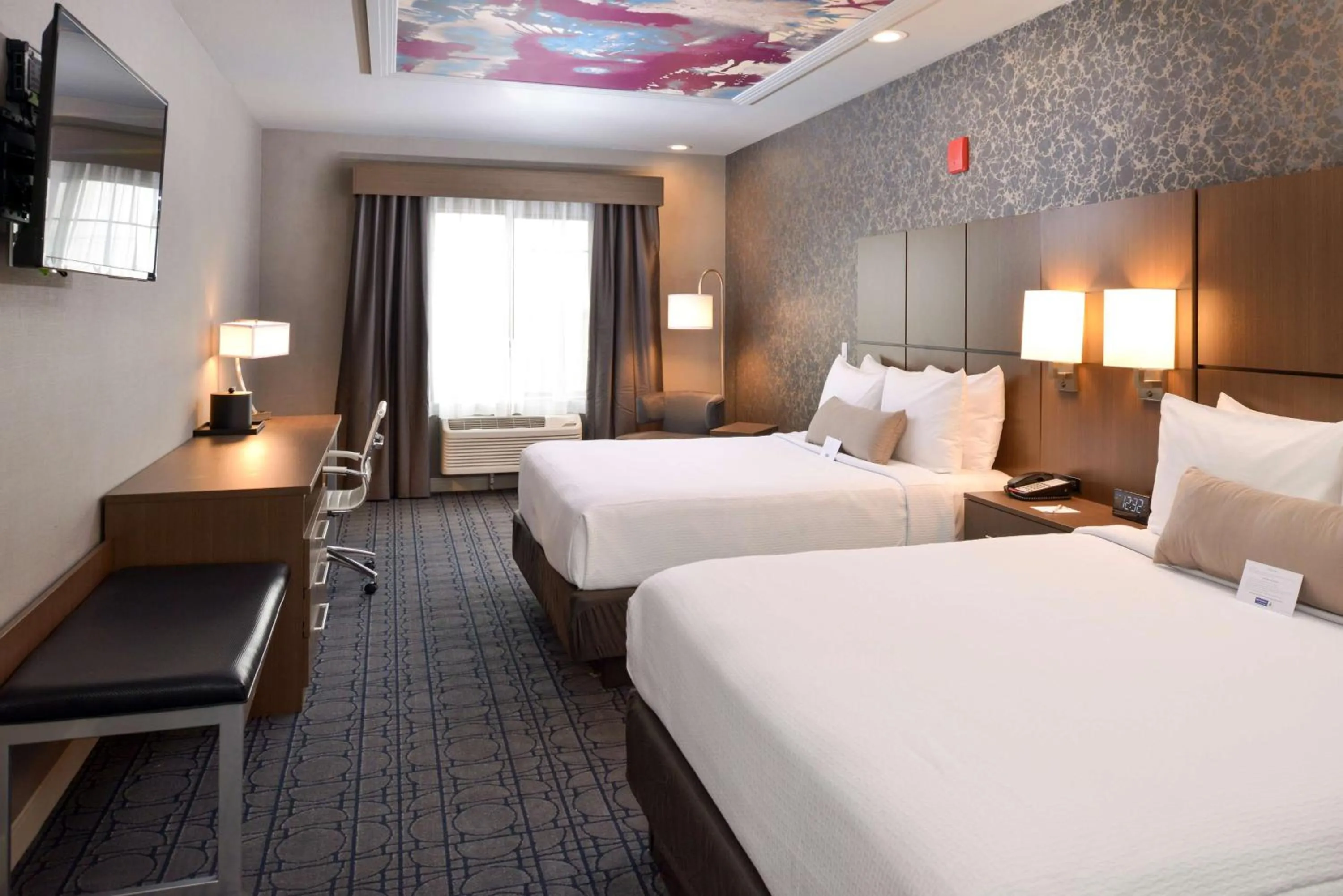 Photo of the whole room, Bed in Best Western Plus Coalinga Inn