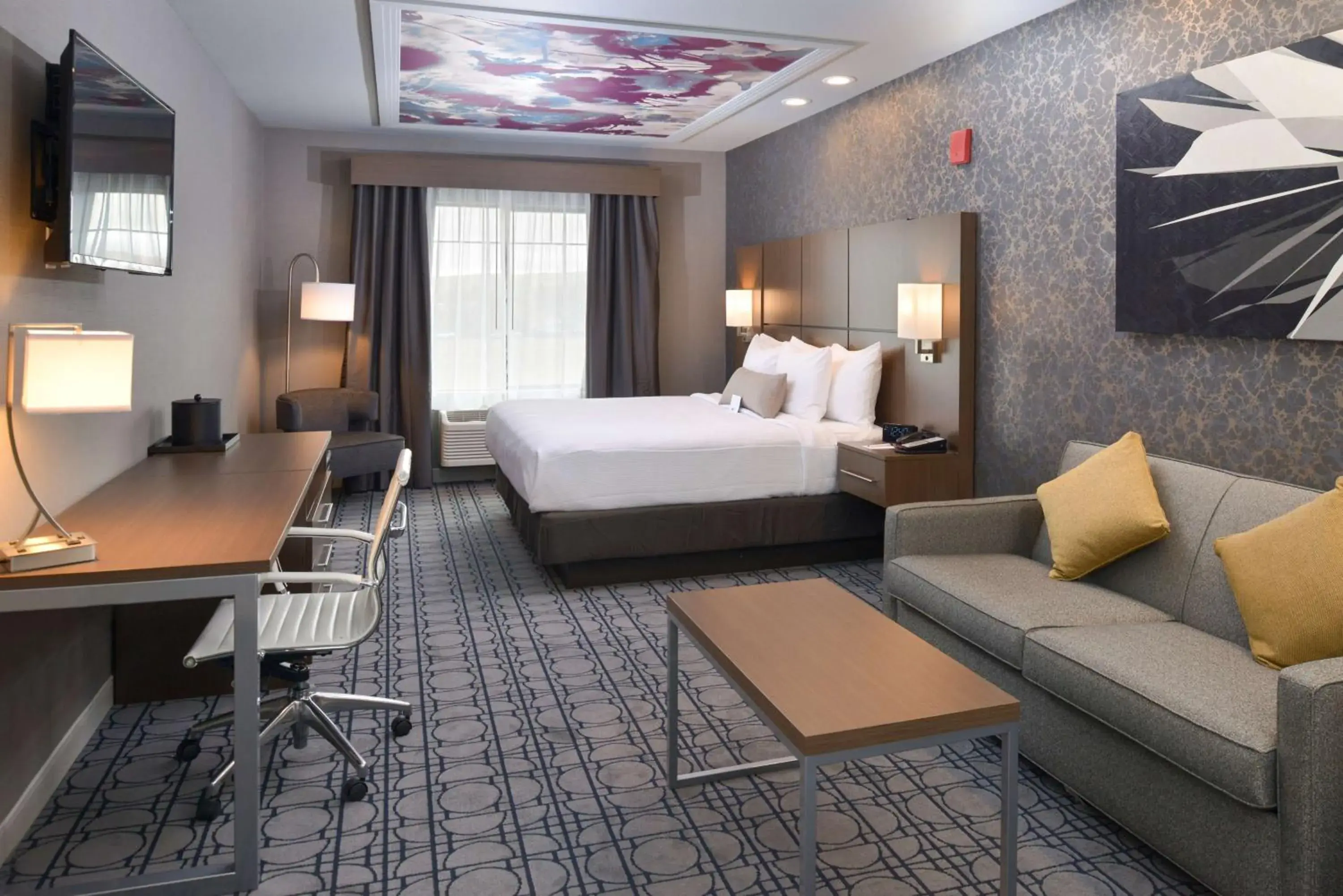 Photo of the whole room, Bed in Best Western Plus Coalinga Inn Photo of the whole room, Bed in Best Western Plus Coalinga Inn
