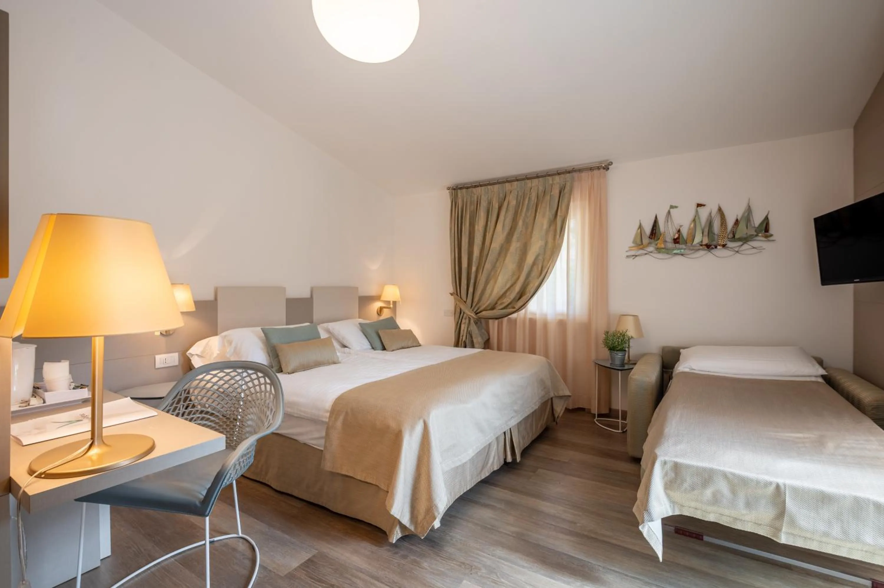 Bedroom in Hotel La Vigna