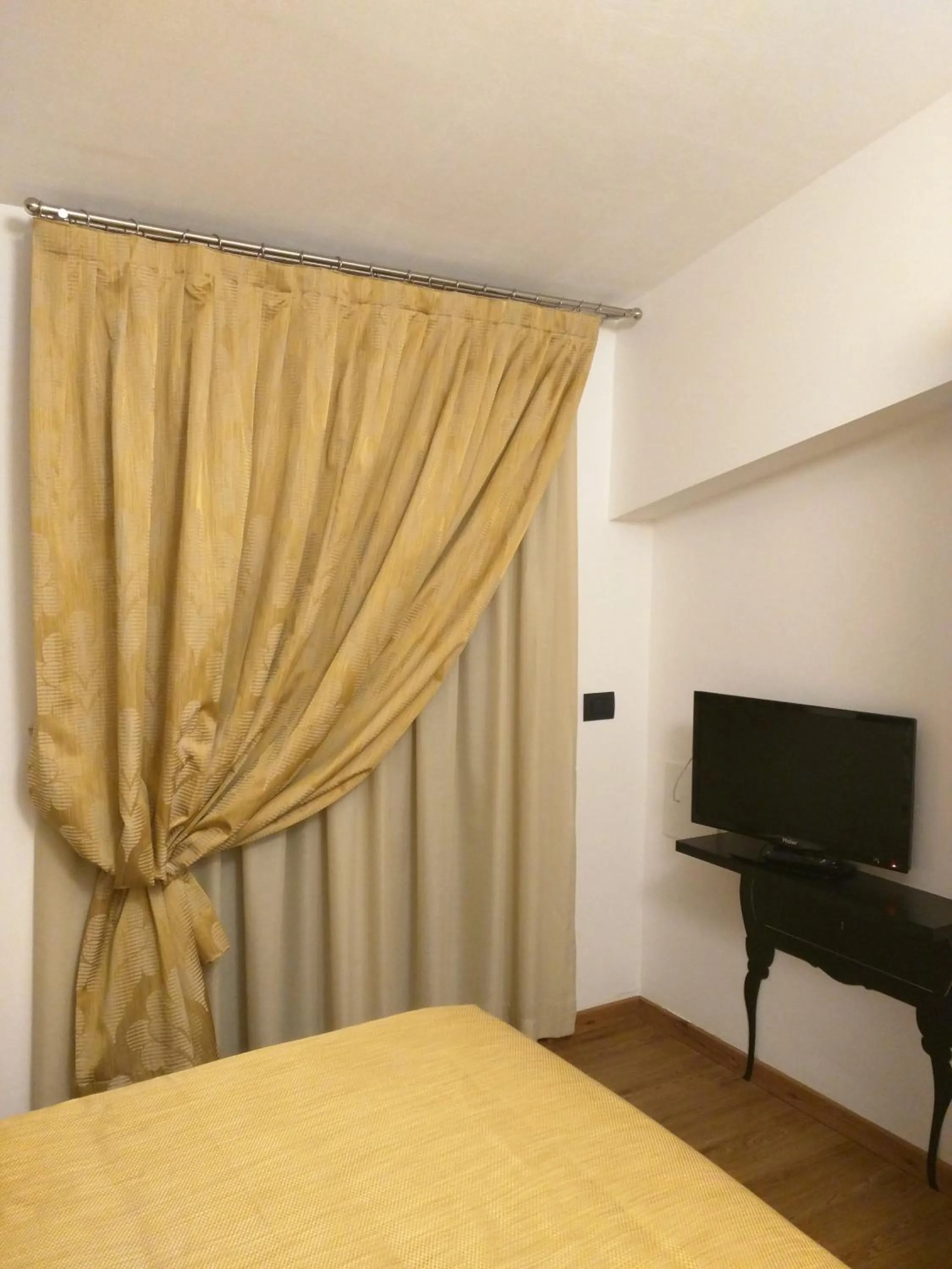 Bedroom in Hotel La Vigna