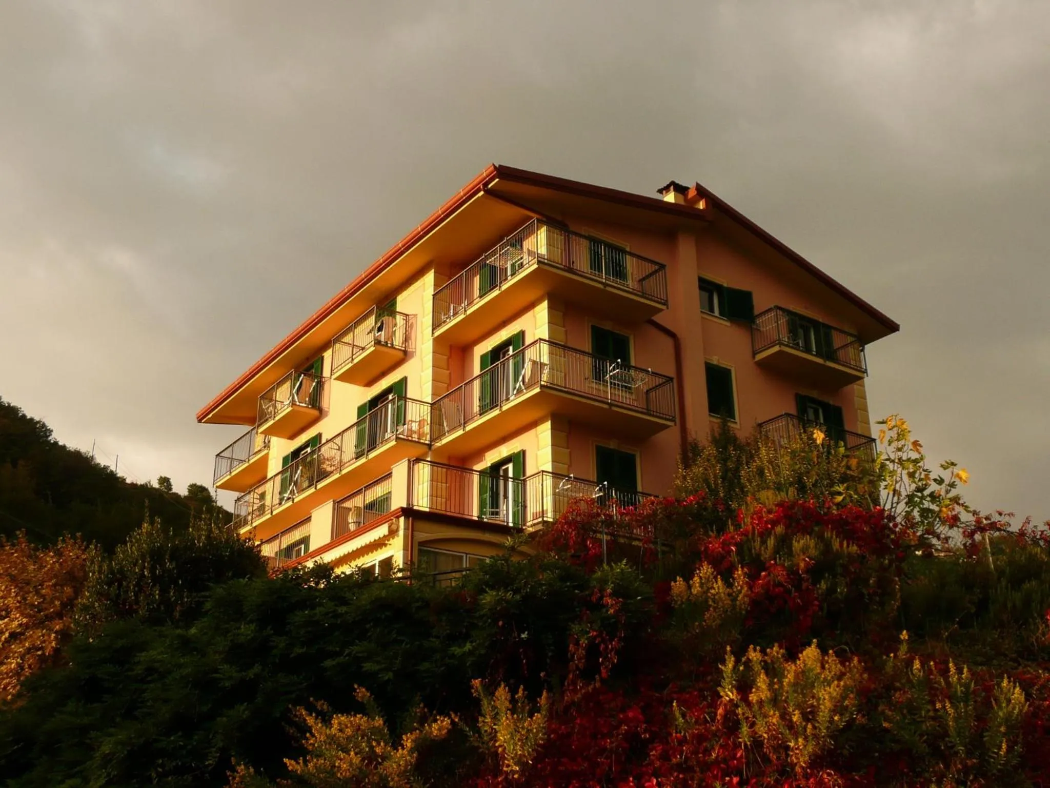 Property building in Hotel La Vigna
