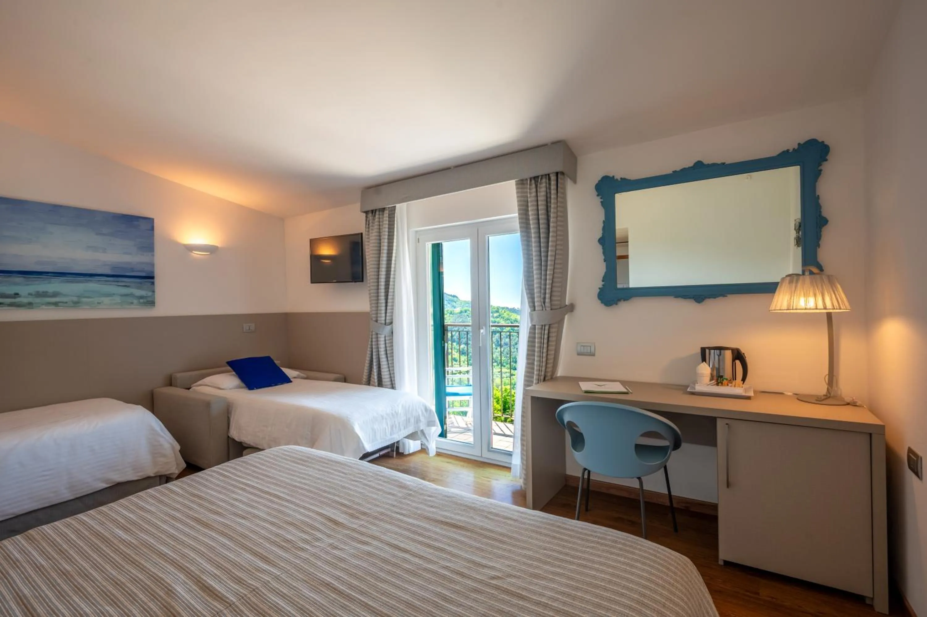 Bedroom in Hotel La Vigna