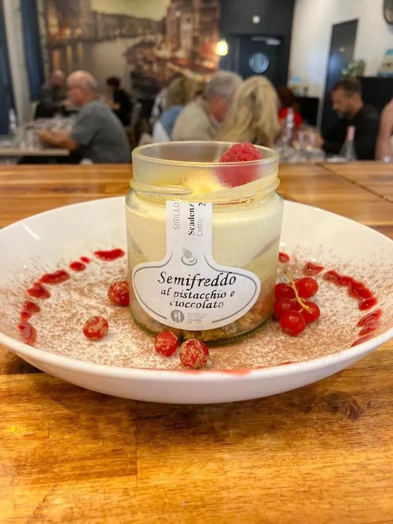 Restaurant/places to eat in Résidence Château du Mée