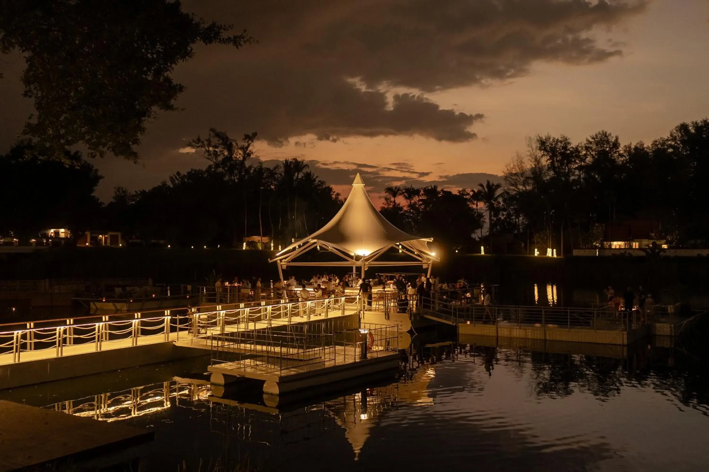 Restaurant/places to eat in Banyan Tree Phuket Restaurant/places to eat in Banyan Tree Phuket