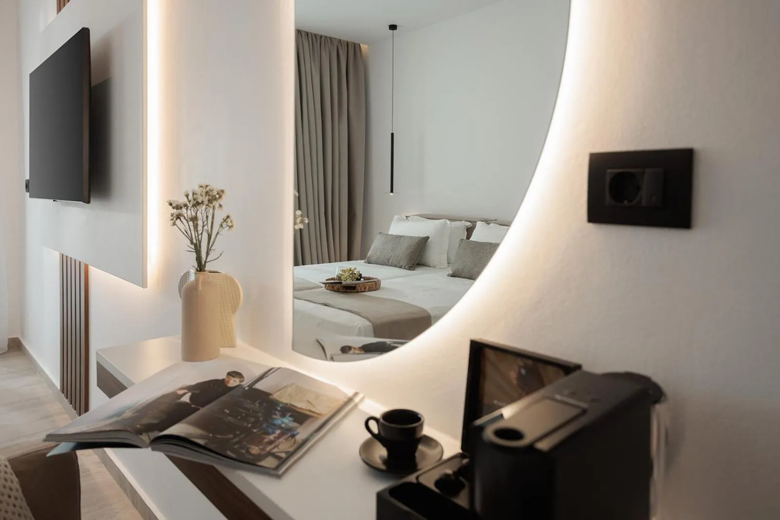 TV and multimedia in Hotel Sphinx