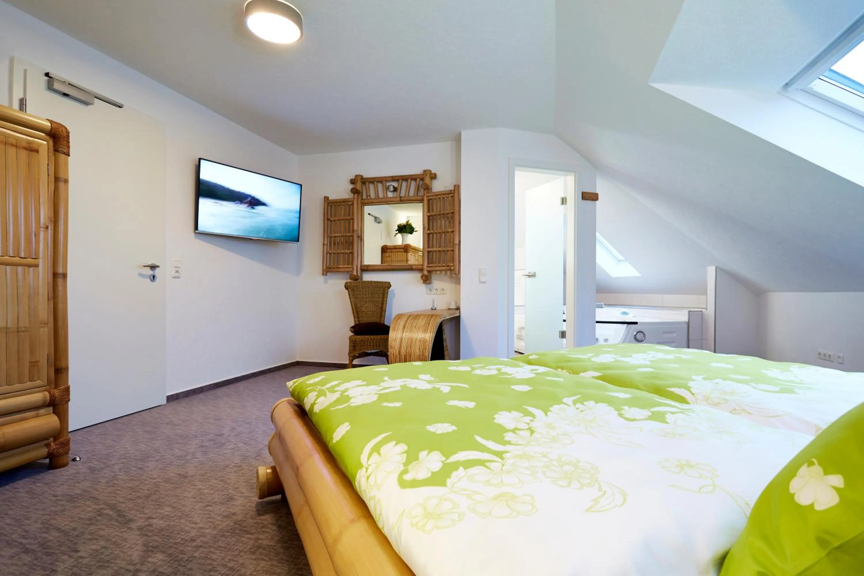 Staff, Bed in Sonnenhof