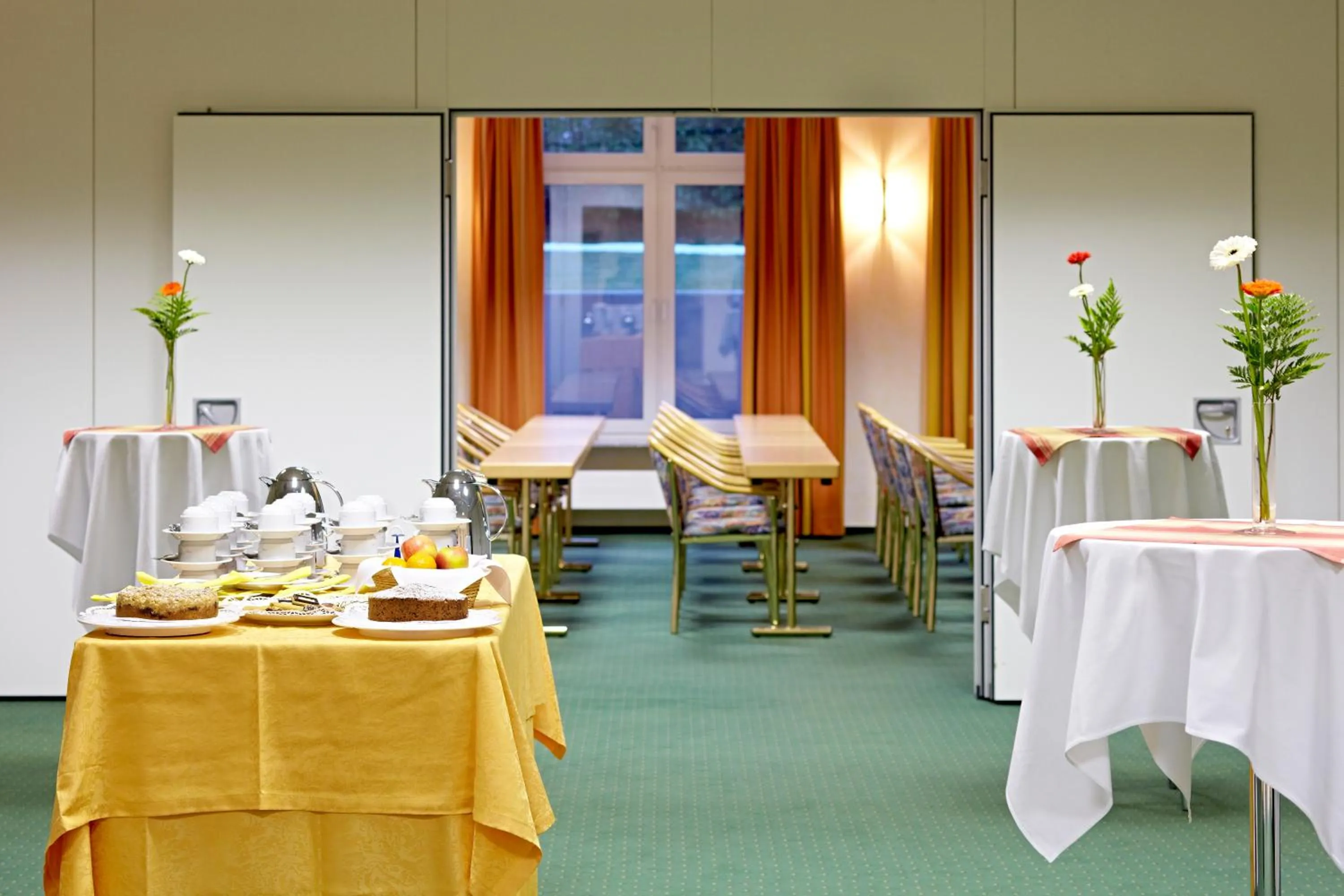 Business facilities in Sonnenhof