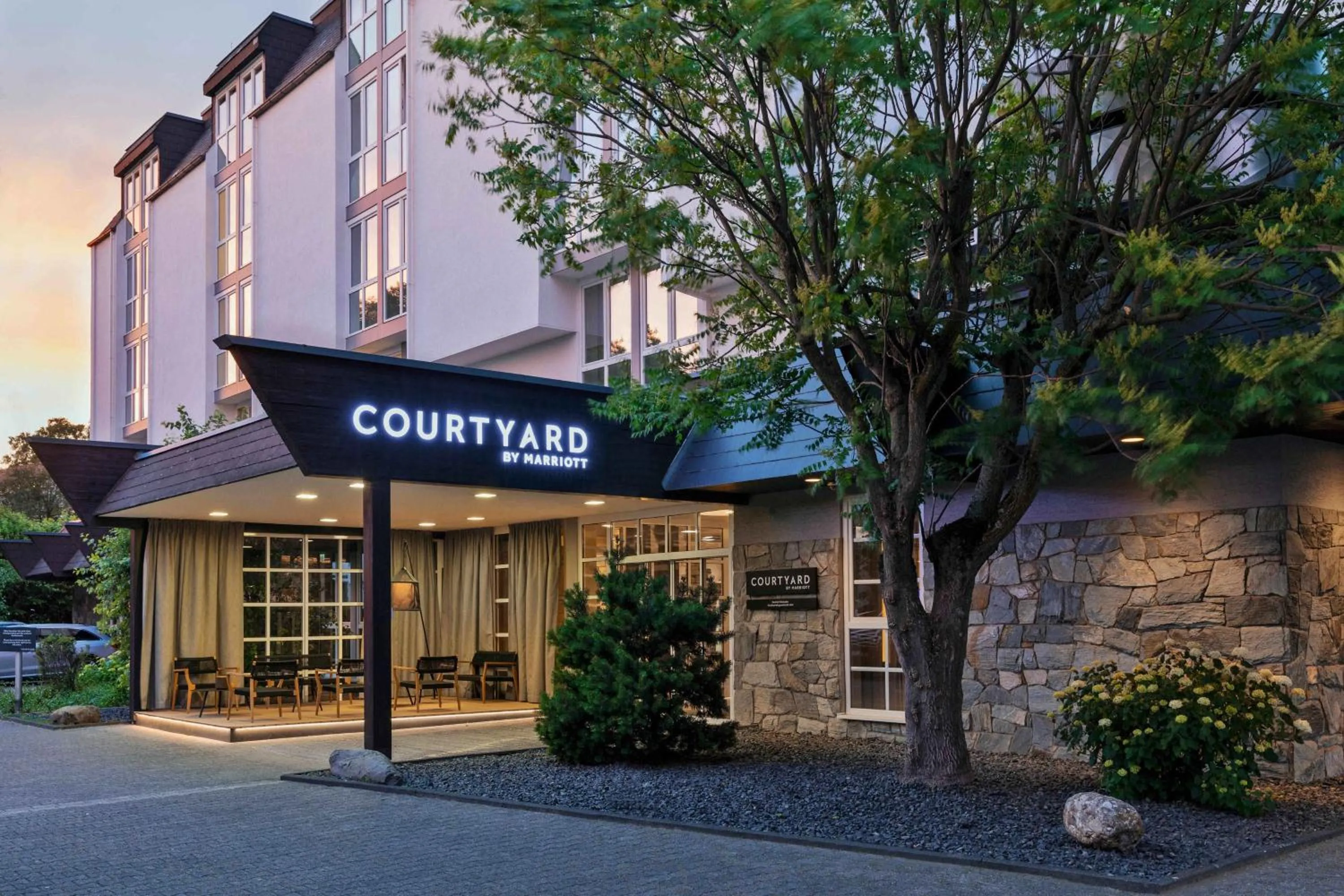 Property building in Courtyard by Marriott Wiesbaden-Nordenstadt