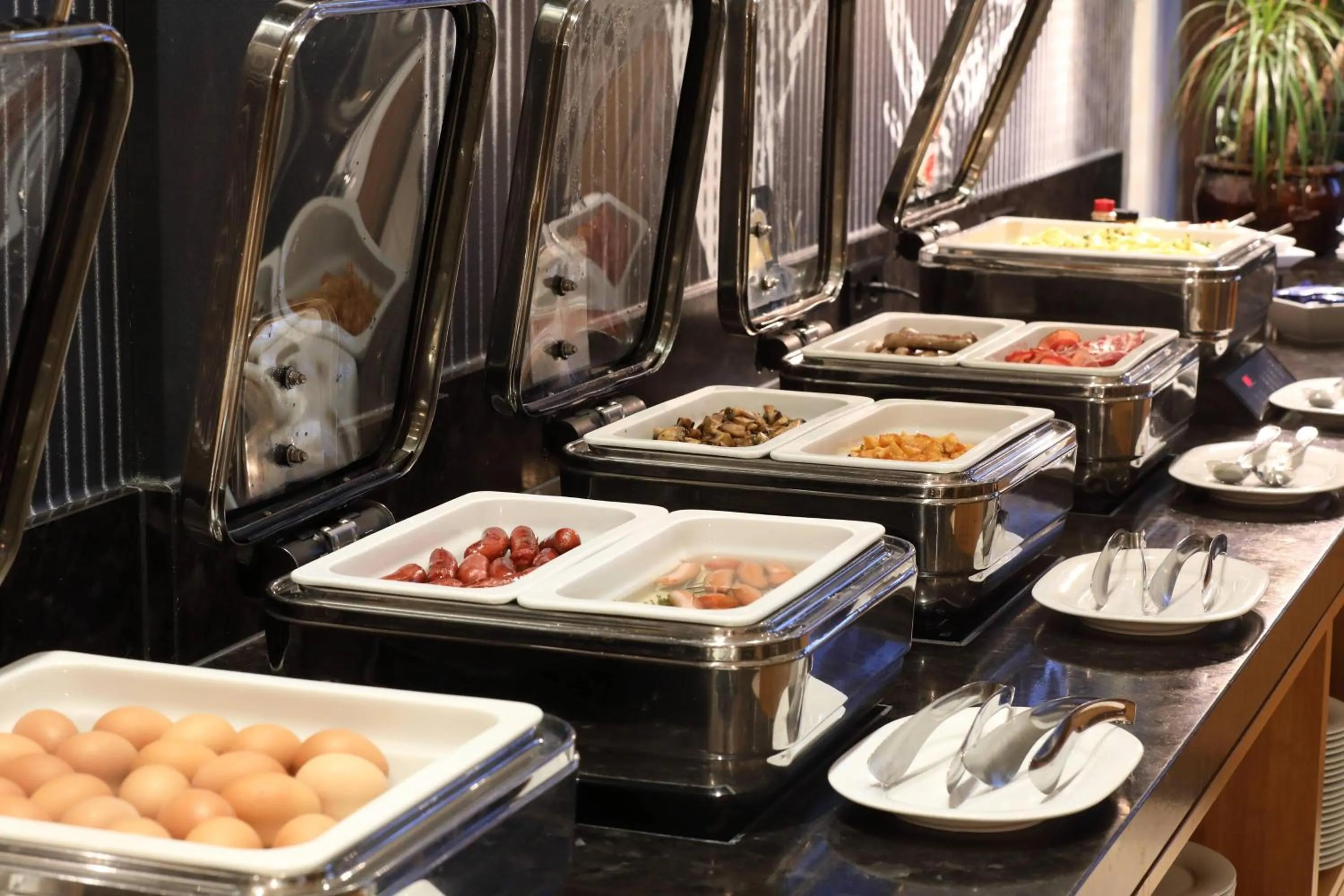 Breakfast in Courtyard by Marriott Wiesbaden-Nordenstadt