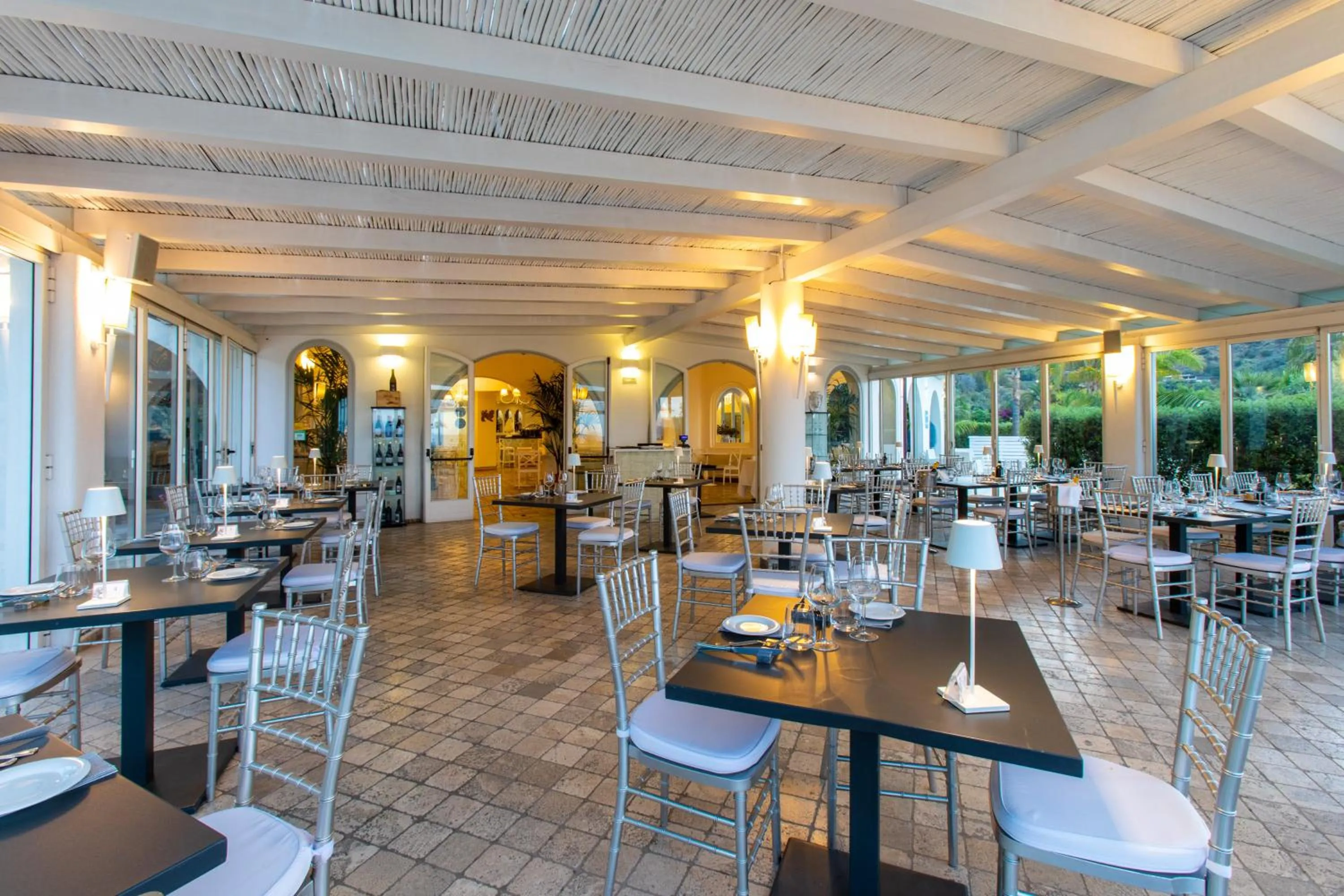 Restaurant/places to eat in Hotel Mea - Aeolian Charme