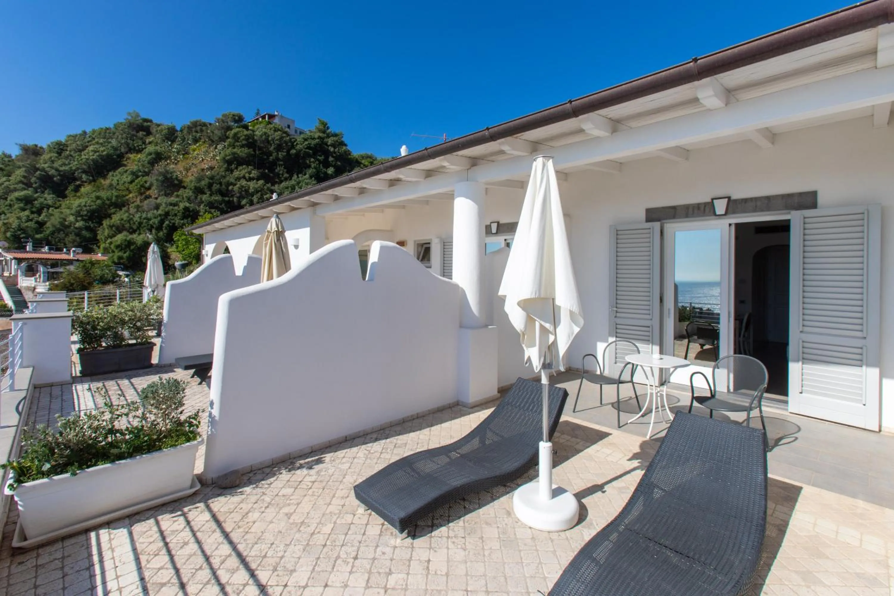 Solarium in Hotel Mea - Aeolian Charme