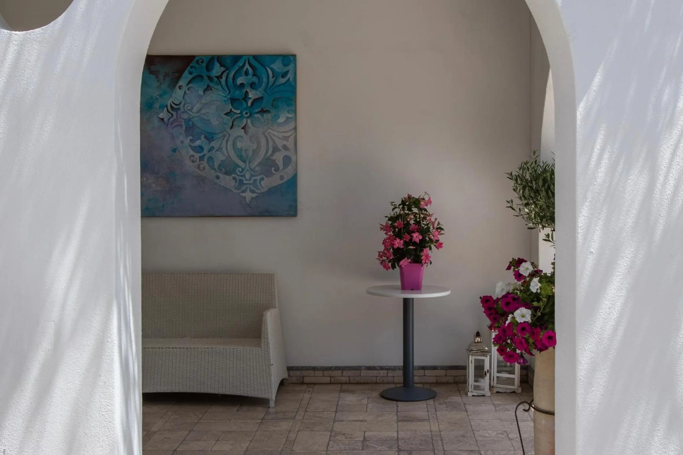 Patio in Hotel Mea - Aeolian Charme