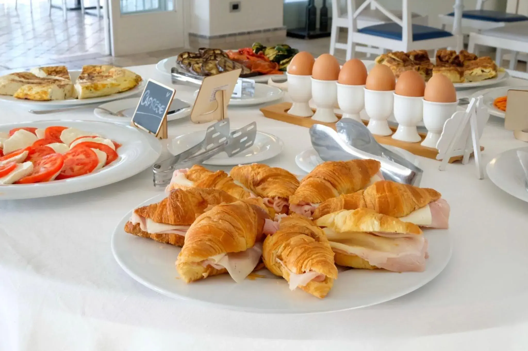 Food and drinks in Hotel Mea - Aeolian Charme Food and drinks in Hotel Mea - Aeolian Charme