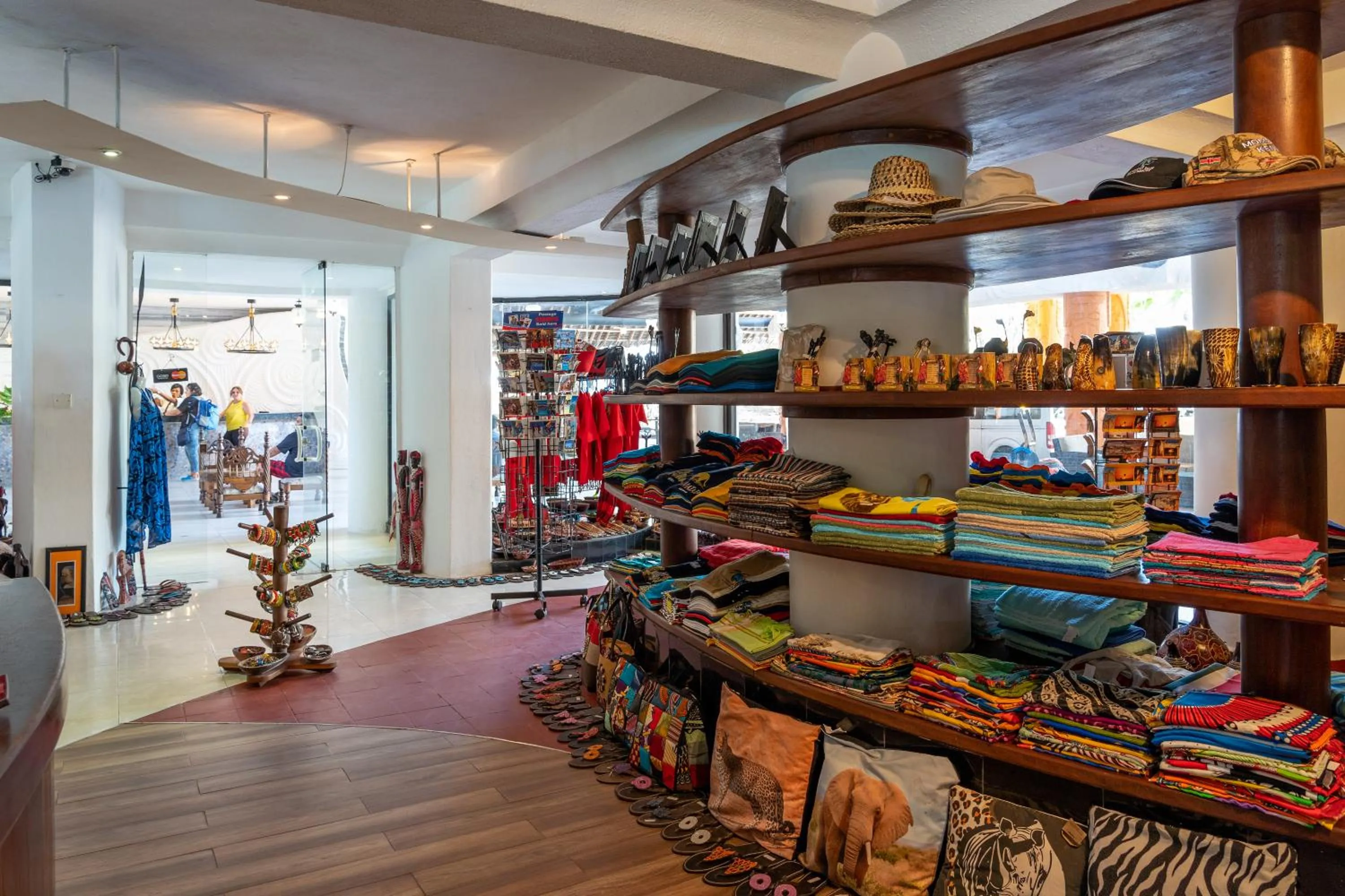 On-site shops in Southern Palms Beach Resort