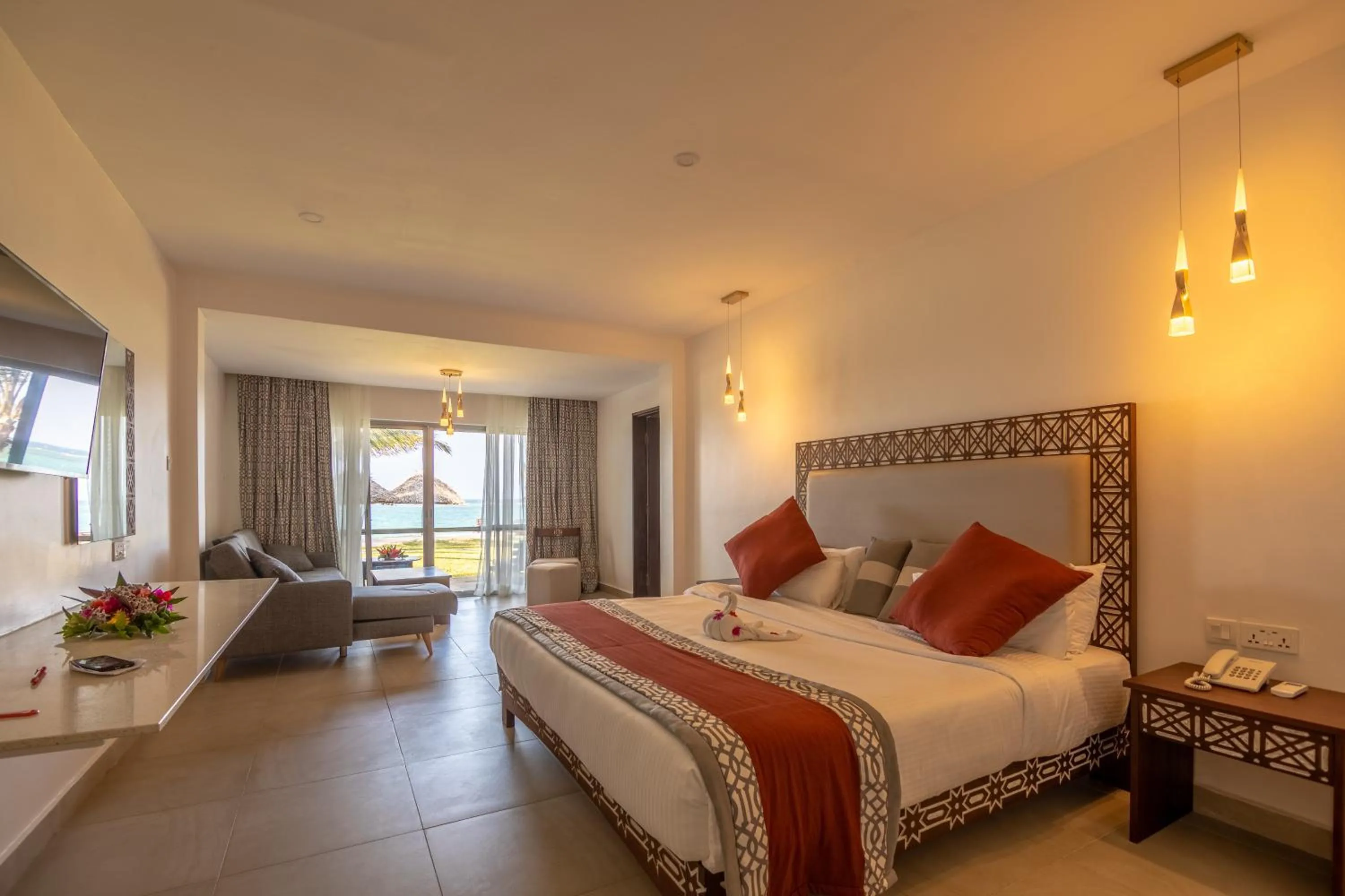 Photo of the whole room, Bed in Southern Palms Beach Resort