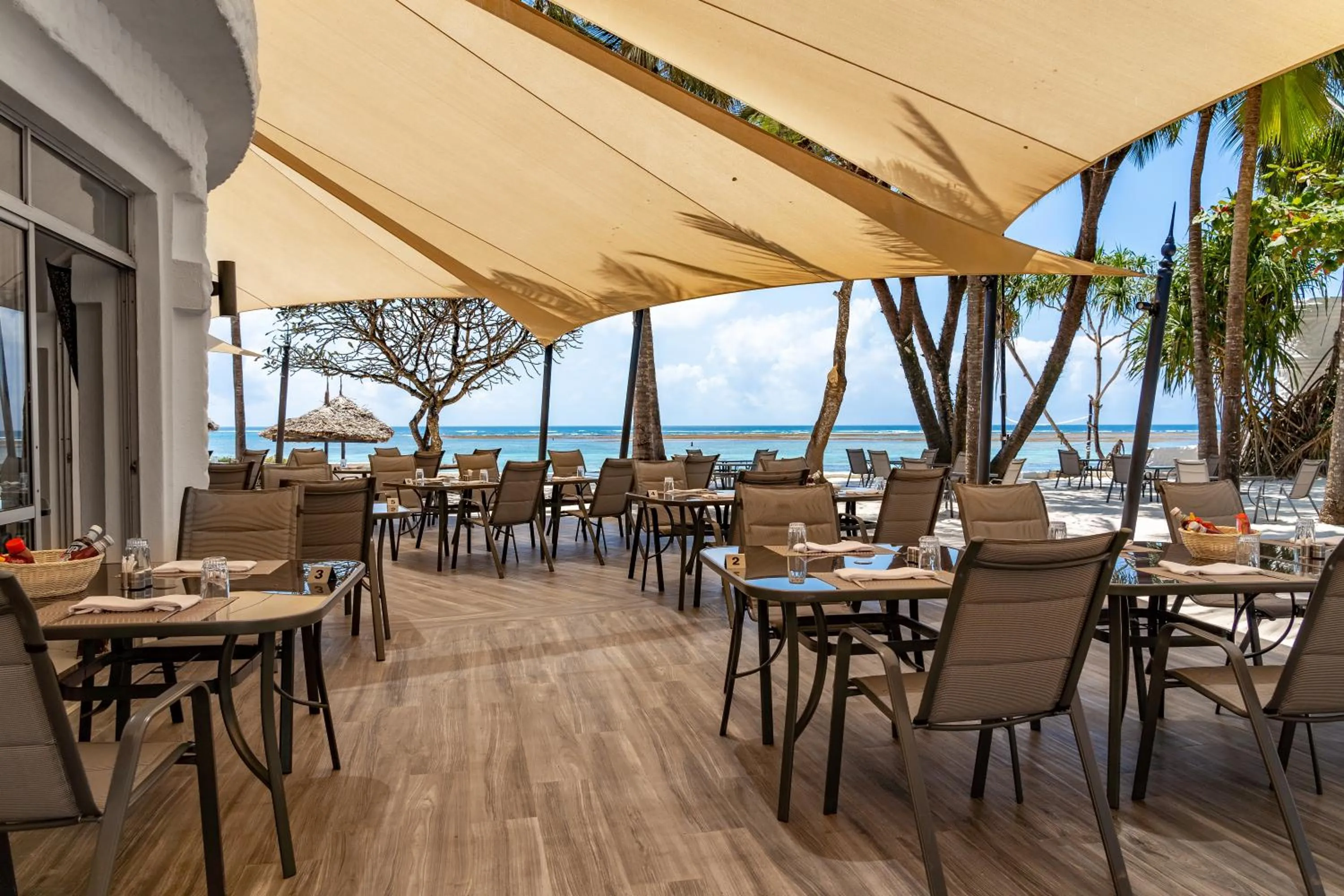 Restaurant/places to eat in Southern Palms Beach Resort