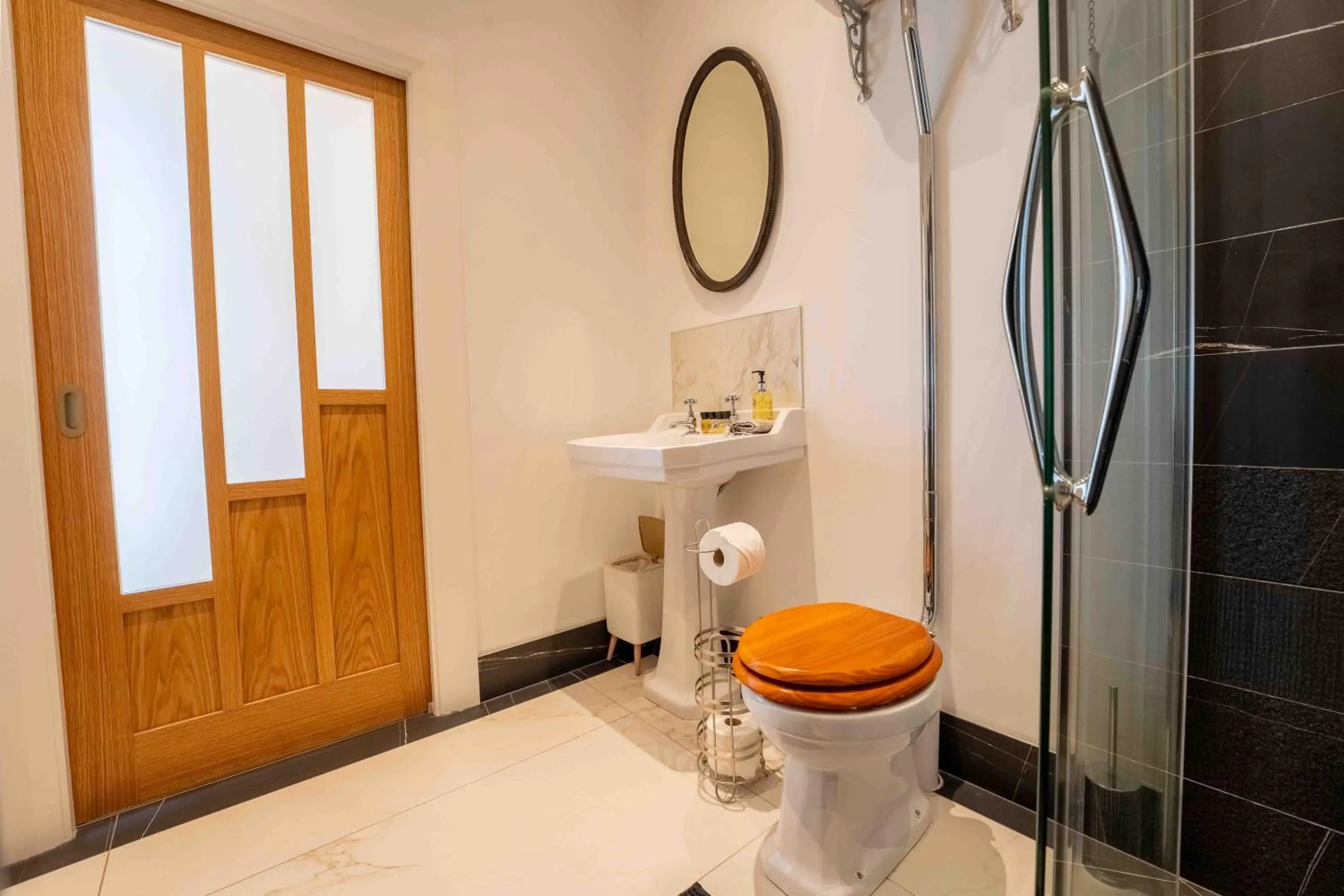 Antrim House Guest Rooms & Suites