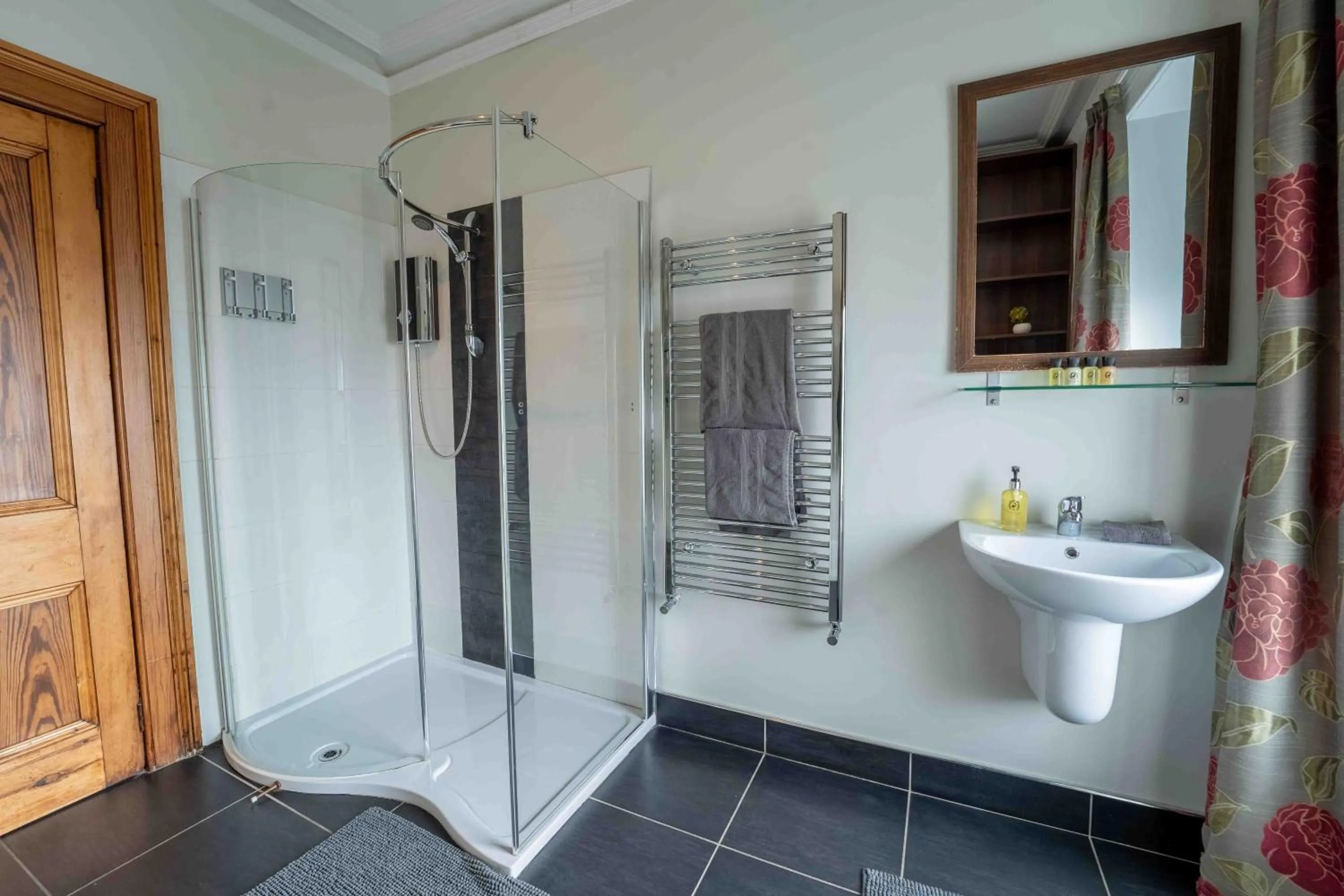 Antrim House Guest Rooms & Suites