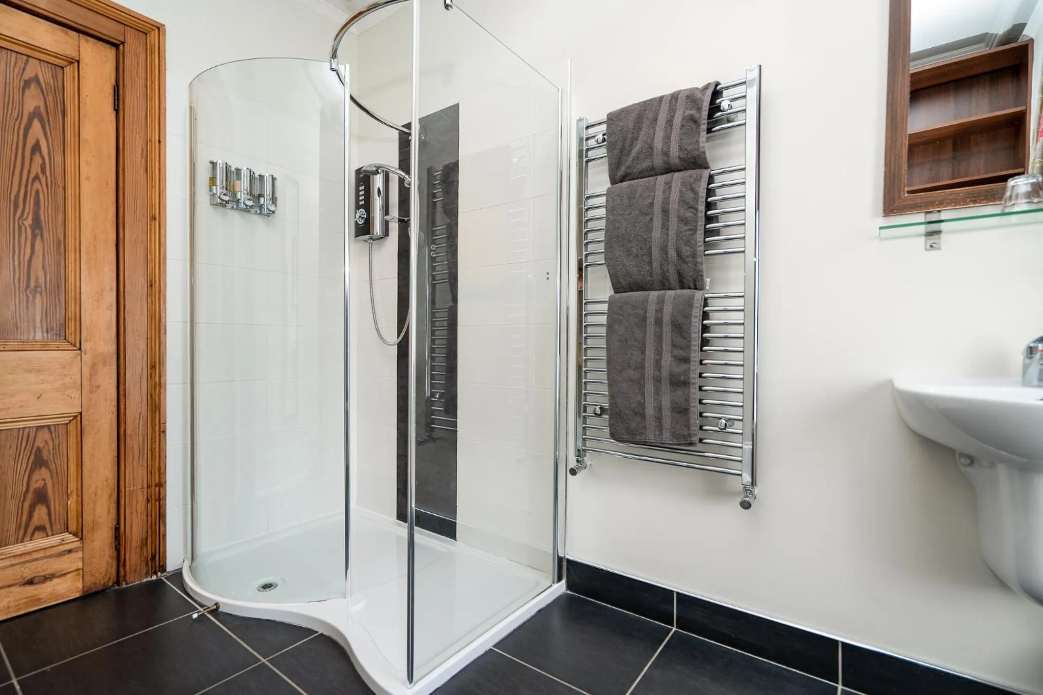 Antrim House Guest Rooms & Suites