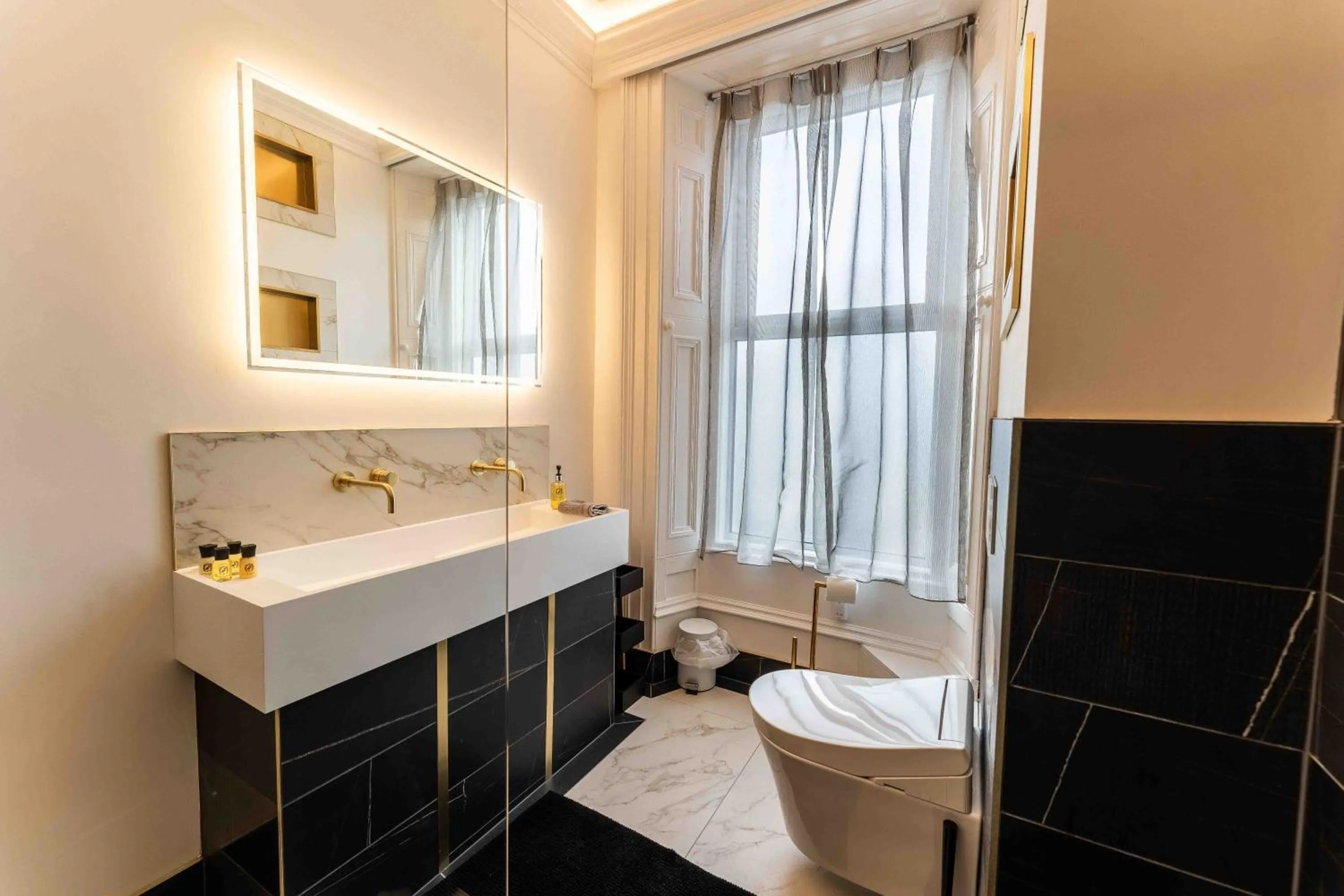 Antrim House Guest Rooms & Suites